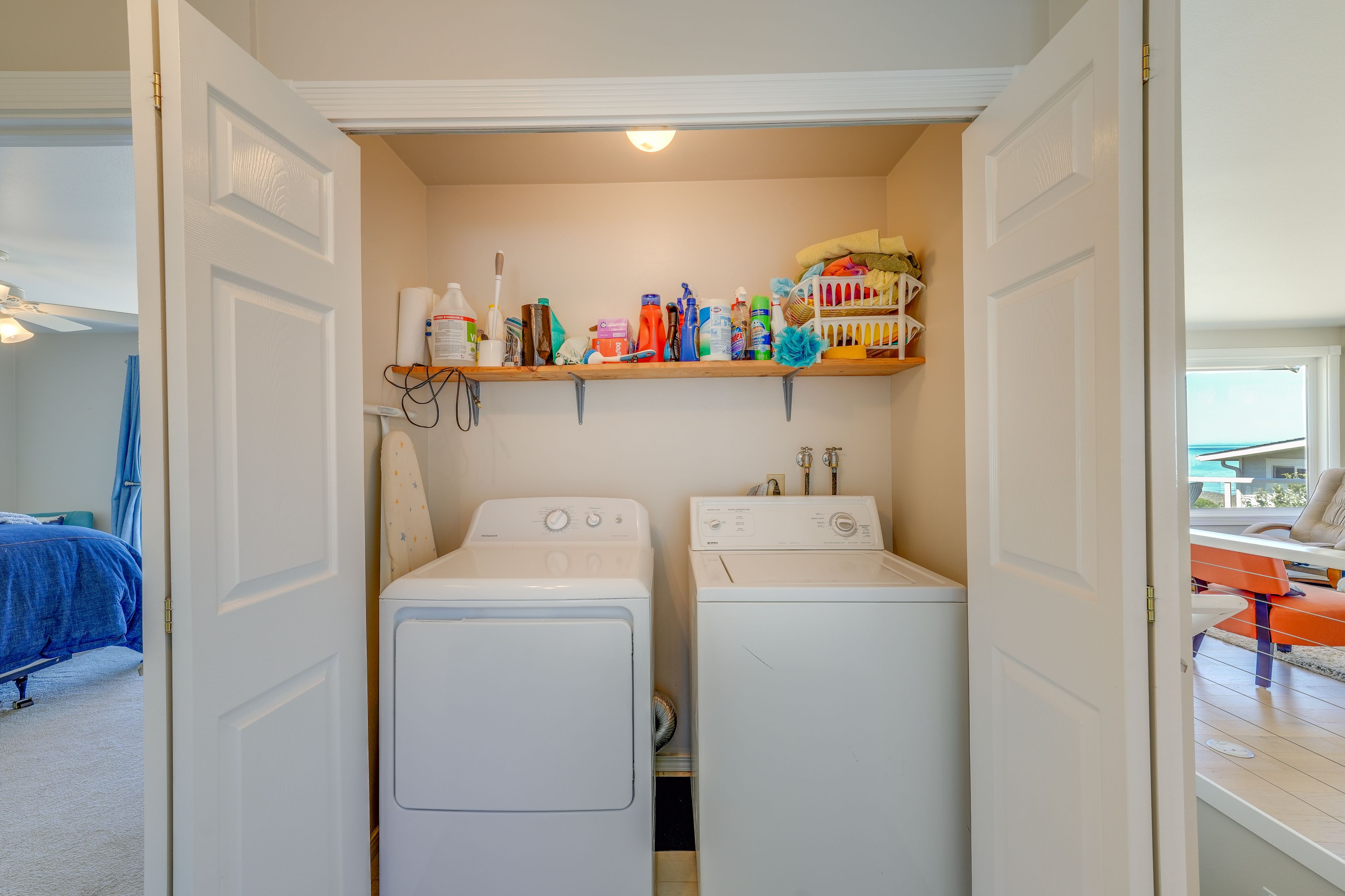 Washer & Dryer | Linens Provided