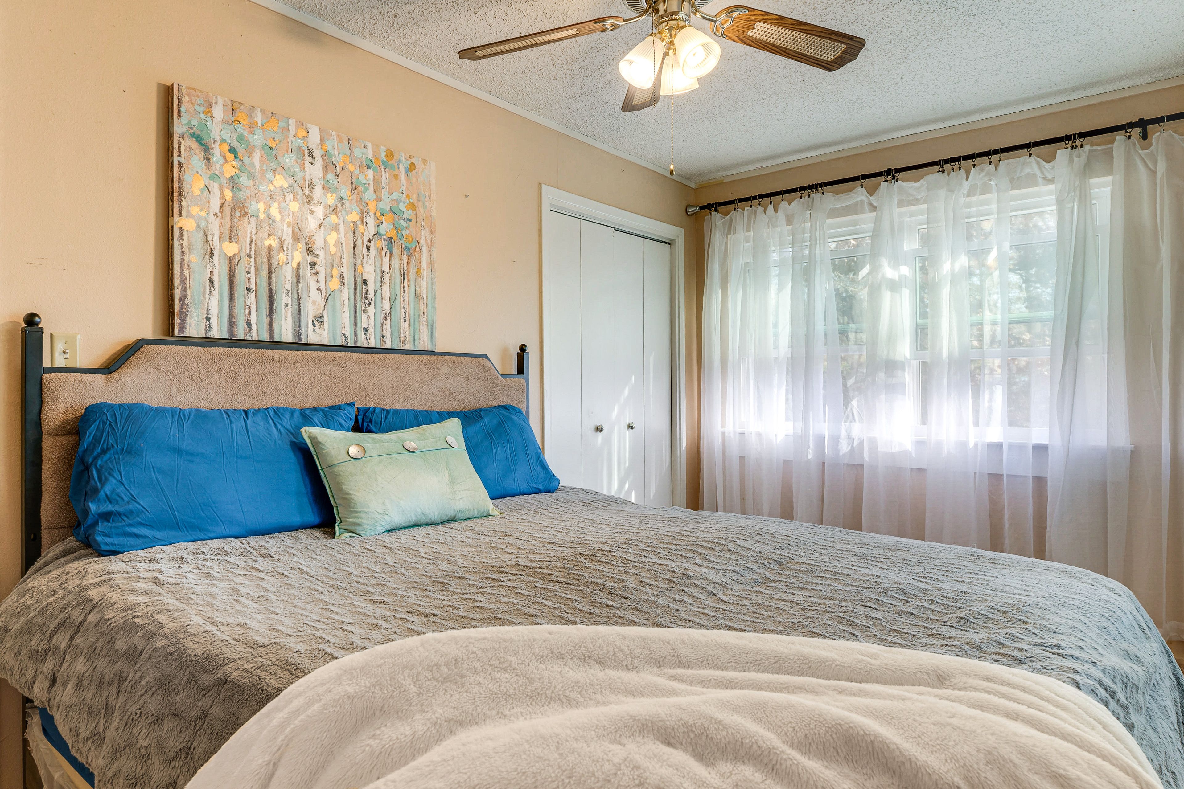 Bedroom 1 | King Bed | Linens Provided