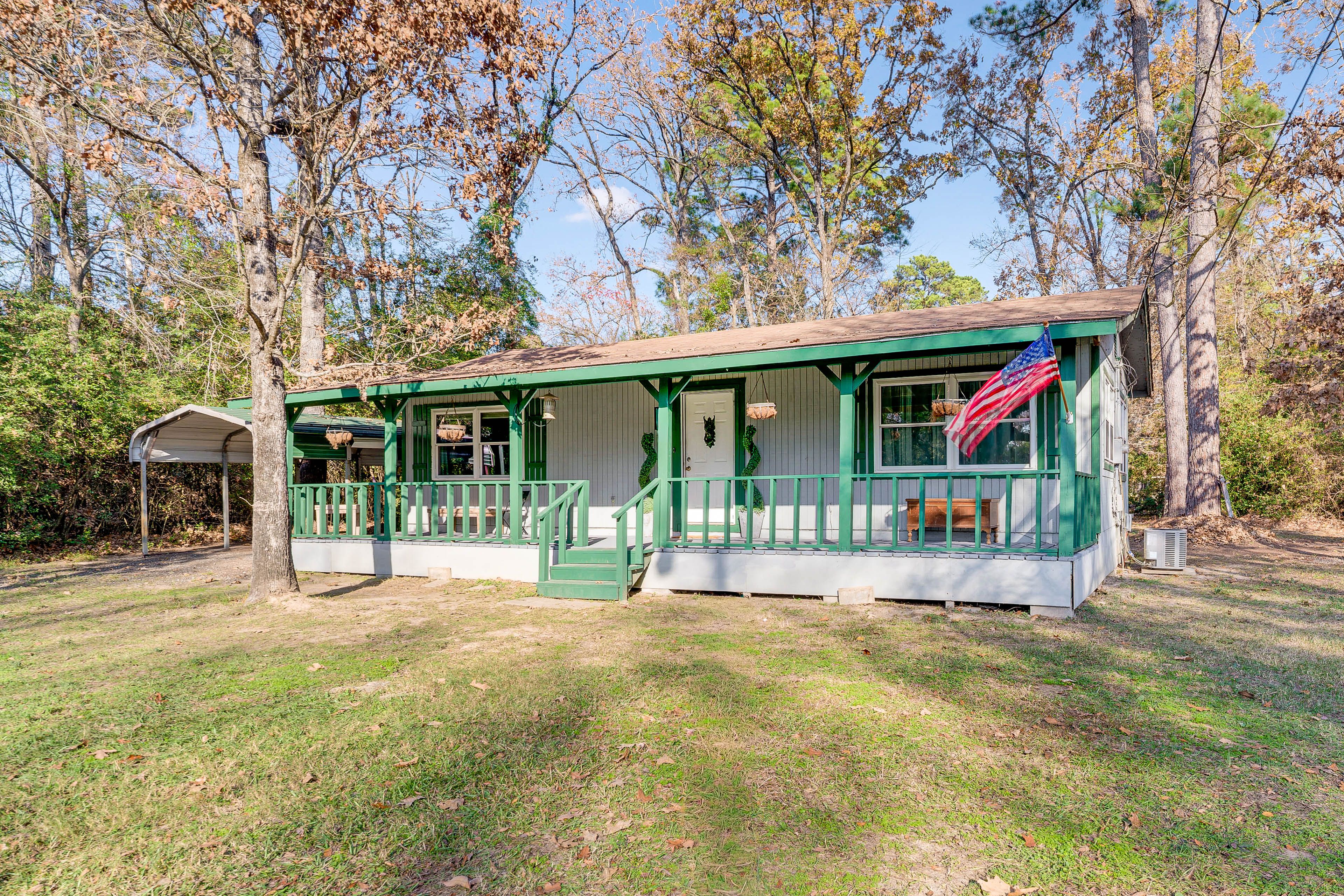 Parking | Carport (1 Vehicle) | Driveway (2 Vehicles) | RV/Trailer Parking