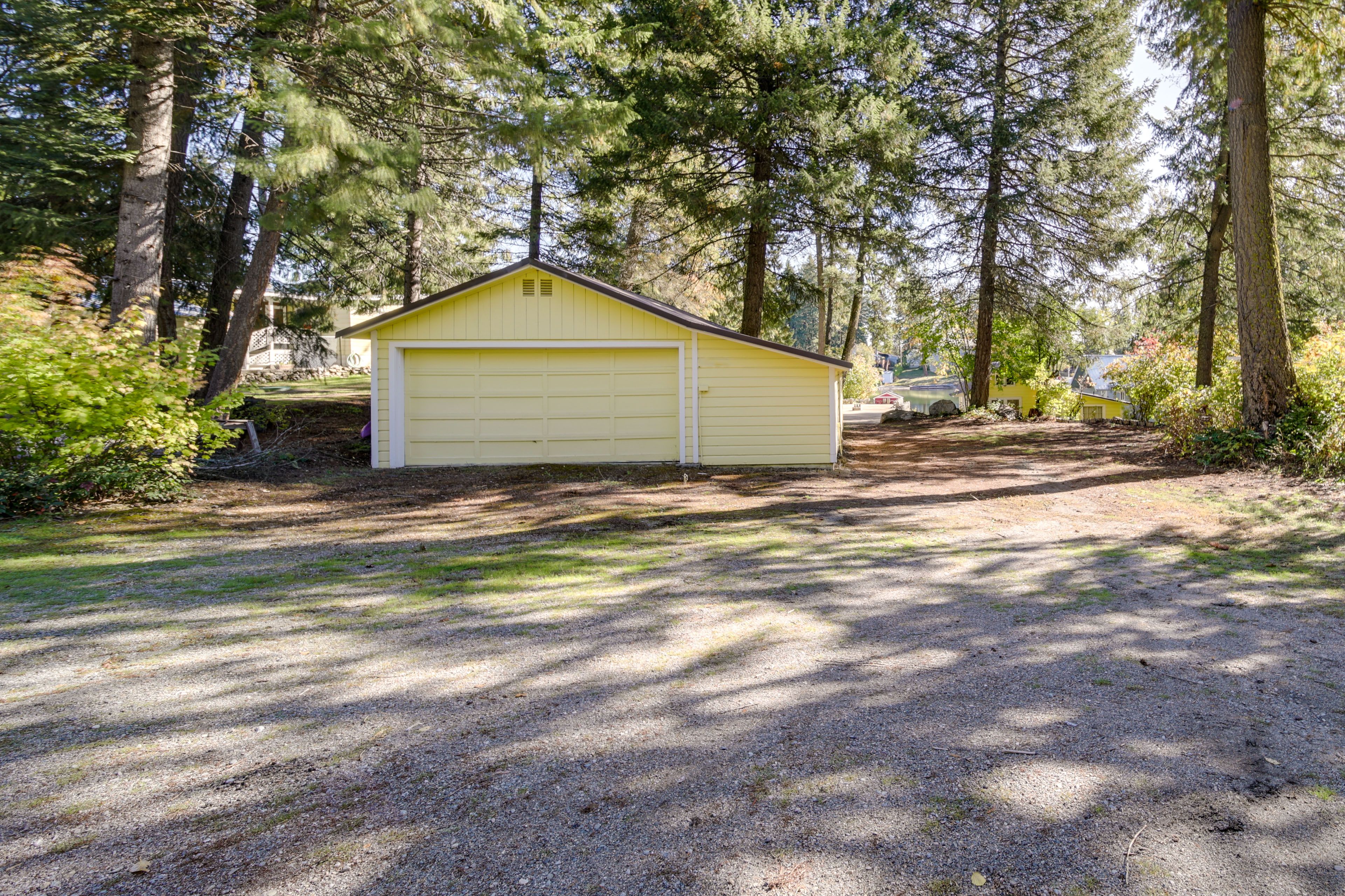 Parking | Driveway (2 Vehicles) | RV/Trailer Parking | Street Parking