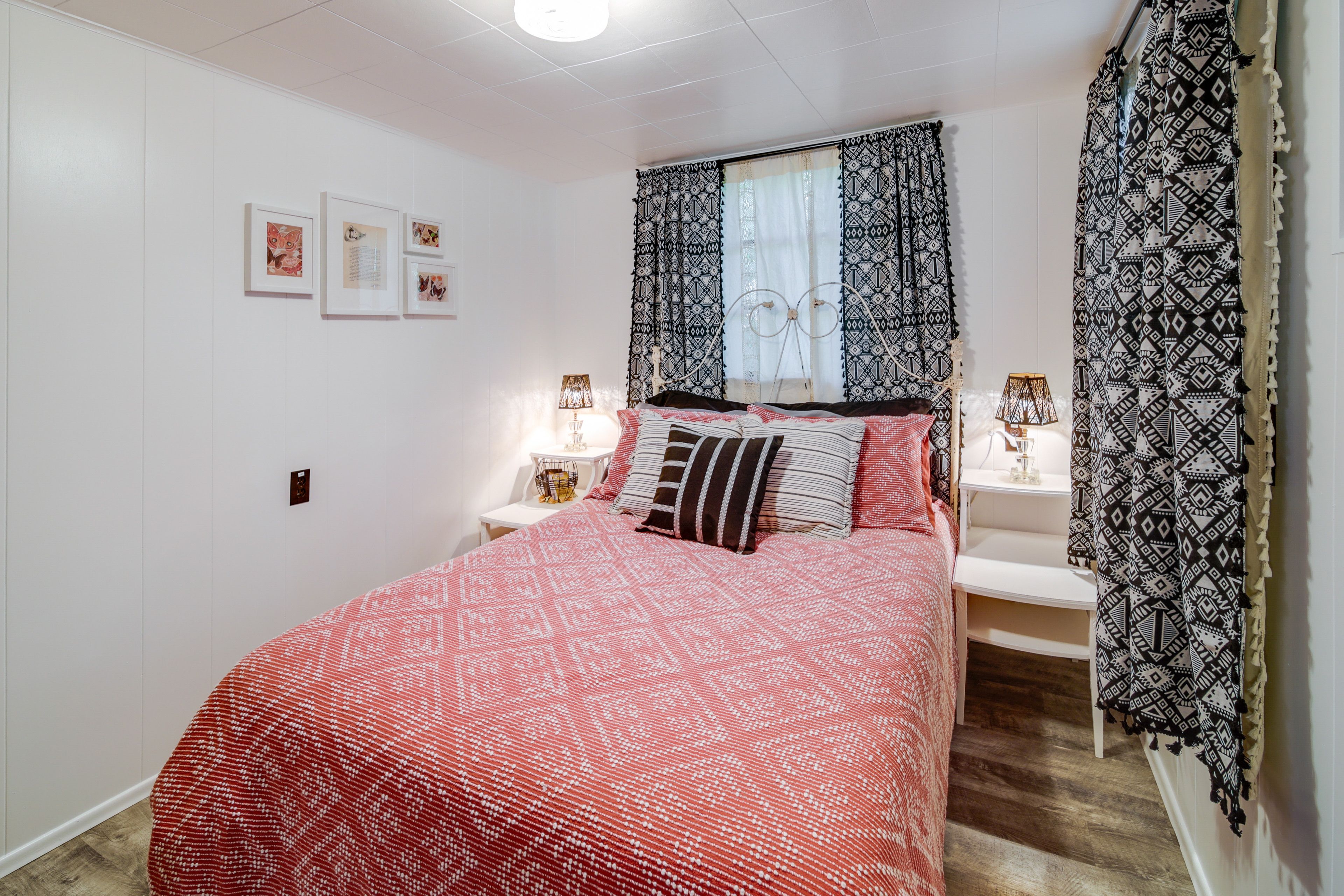 Bedroom 2 | Queen Bed