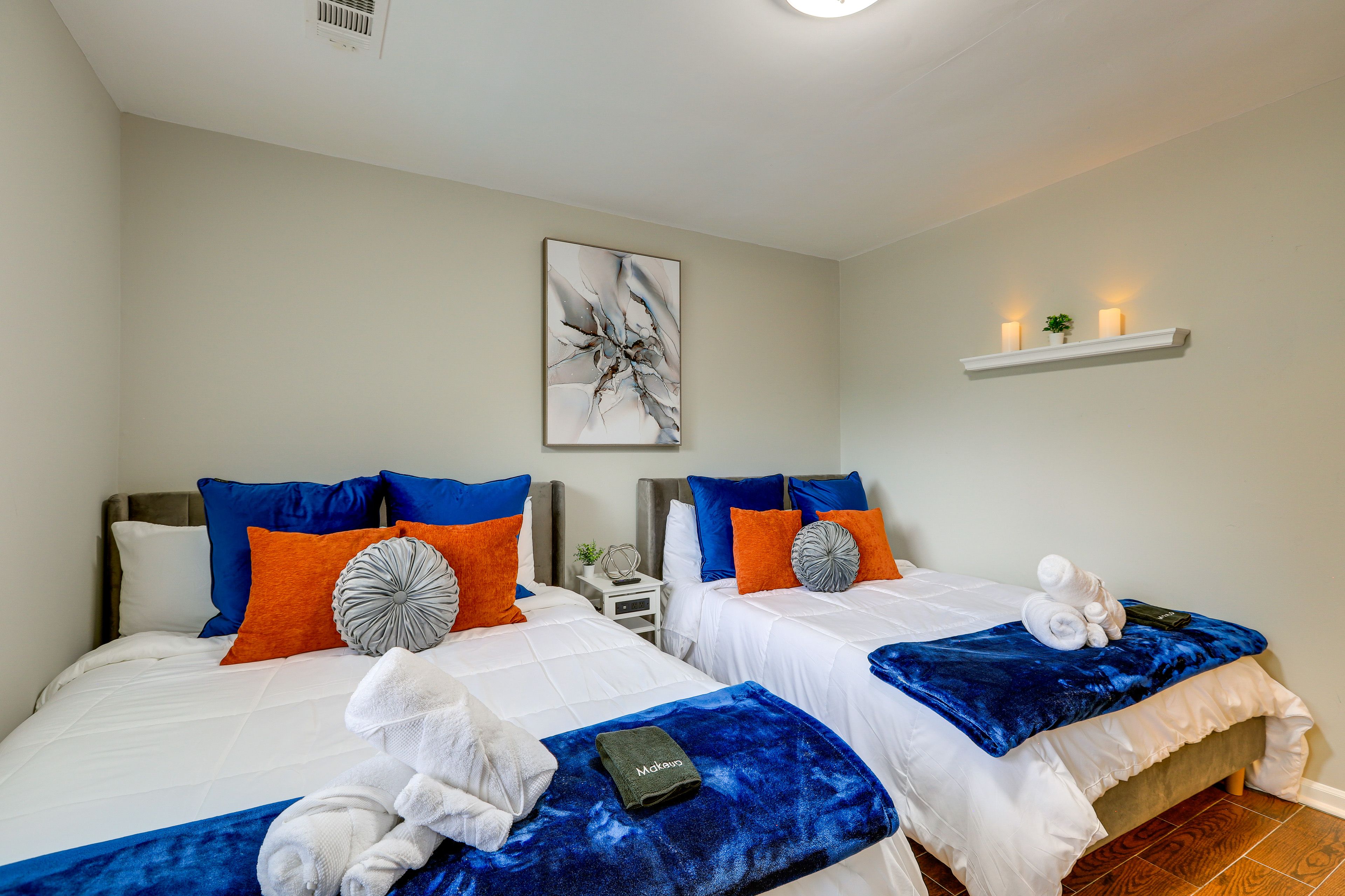 Bedroom 3 | Queen Bed | Full Bed | Smart TV
