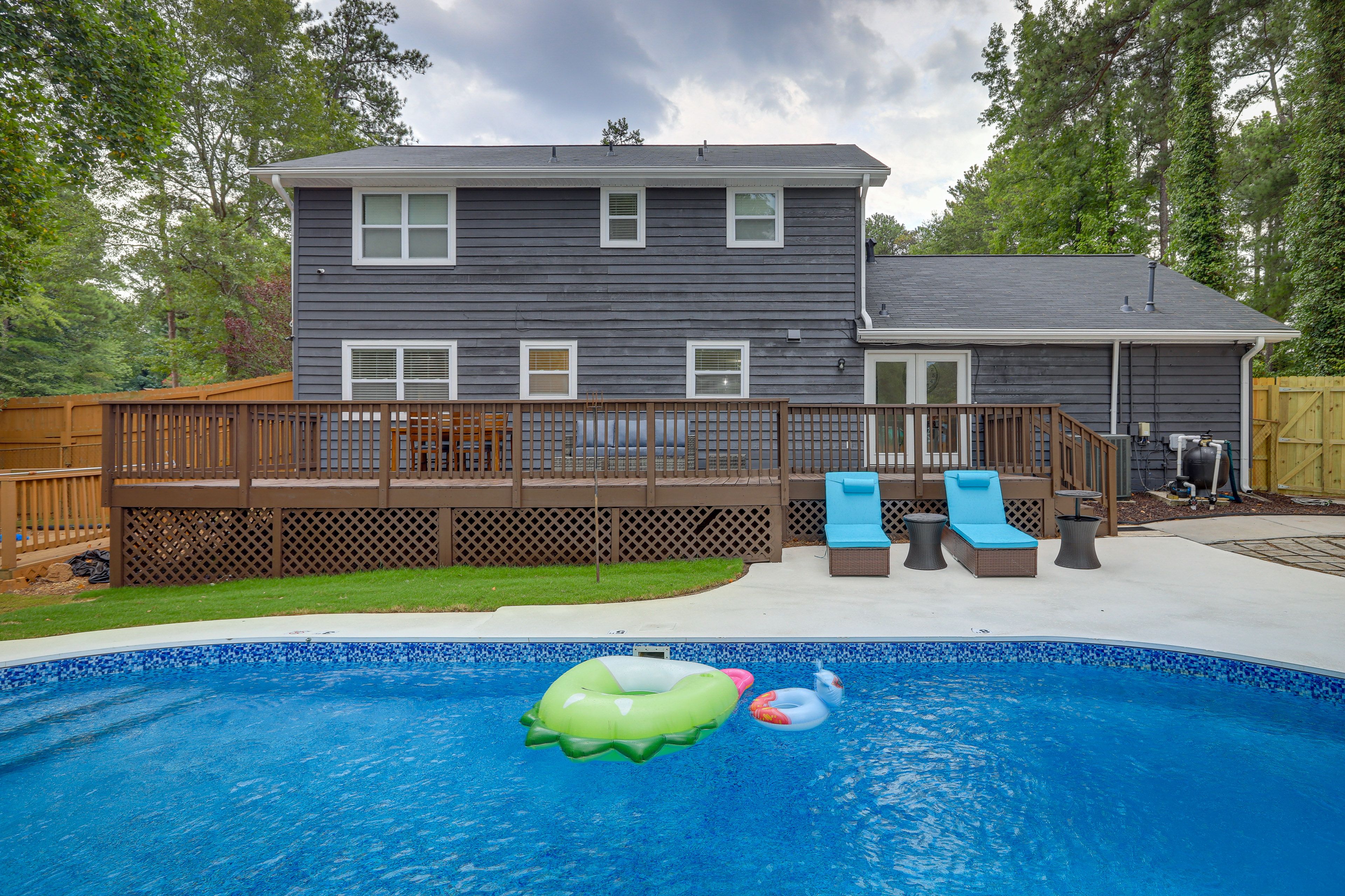 Outdoor Pool (Seasonal, Weather Permitting)