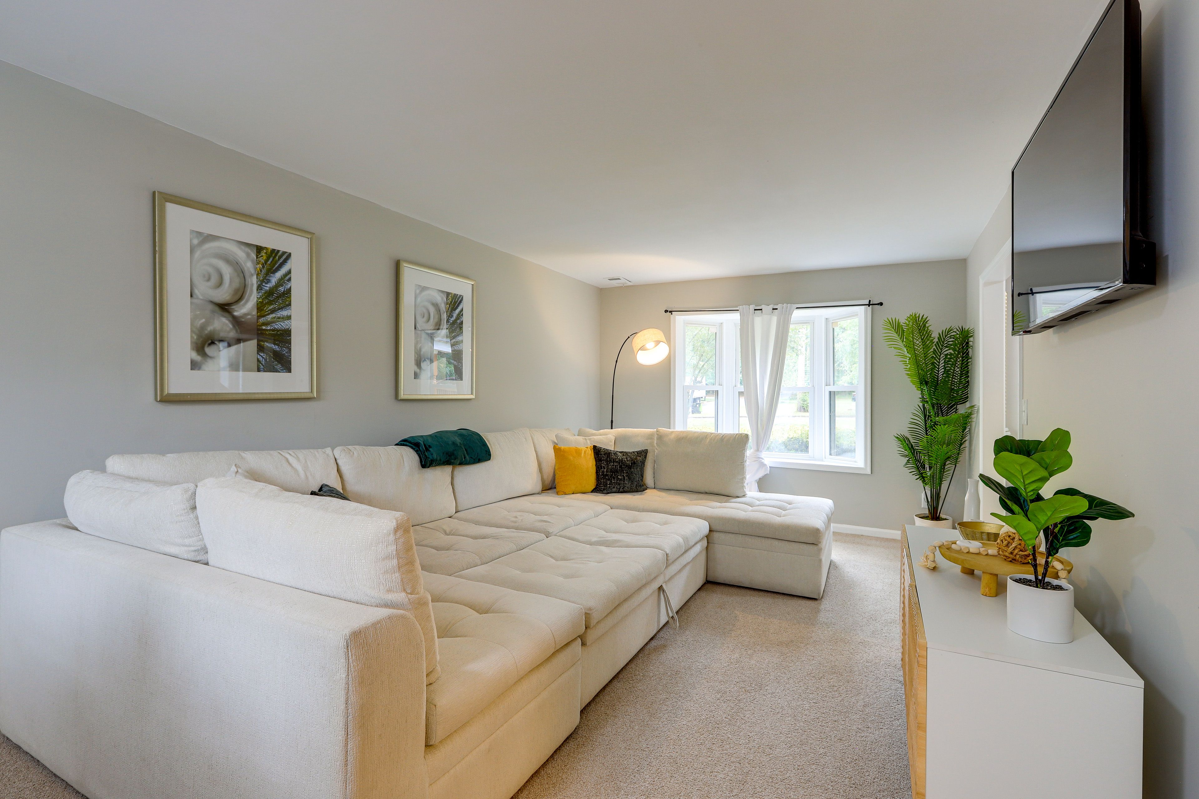 Family Room | Smart TV