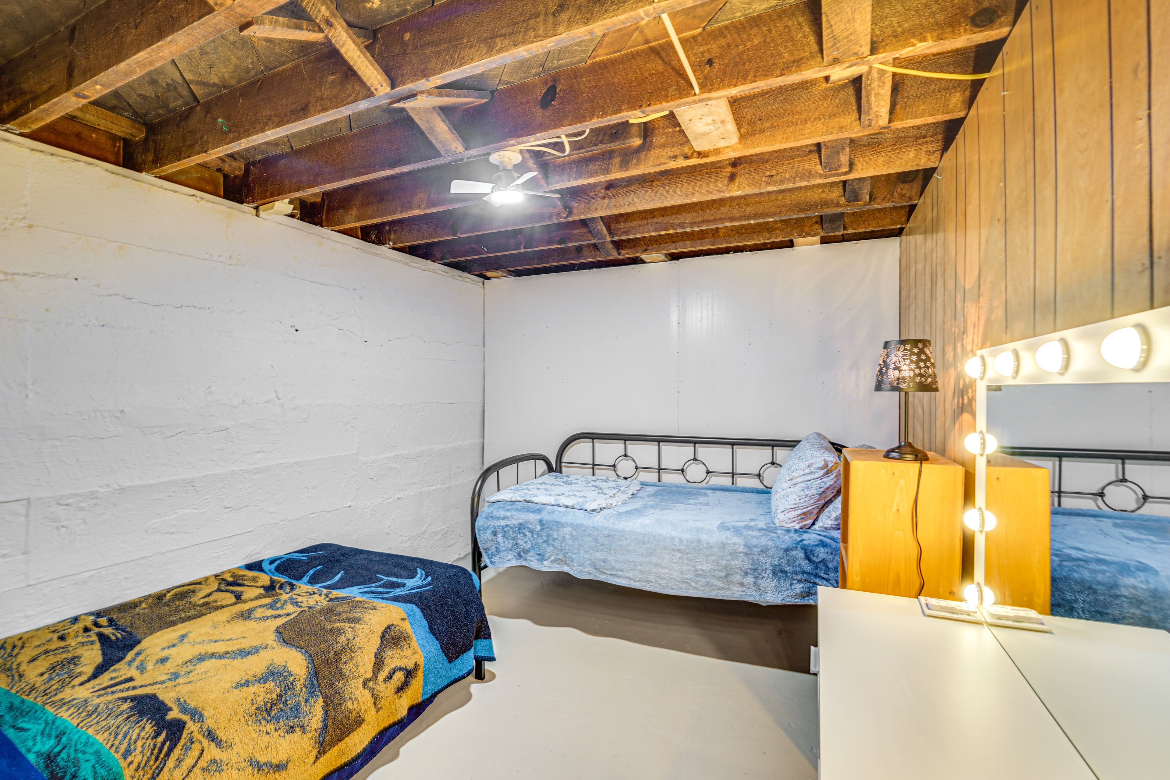 Bonus Room | Twin Daybed, Twin Bed | Basement Floor