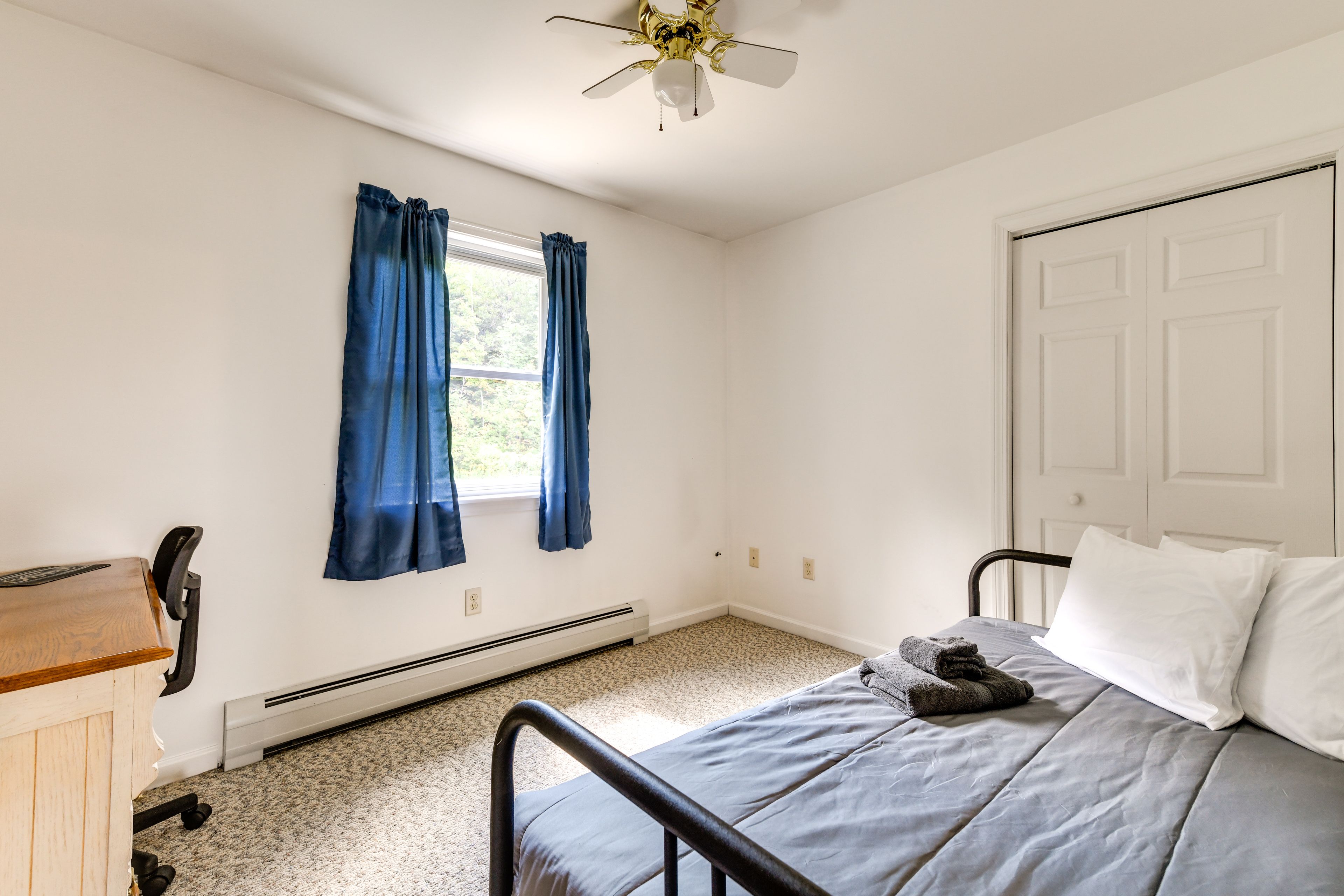 Bedroom 6 | Convertible Twin/Full Daybed