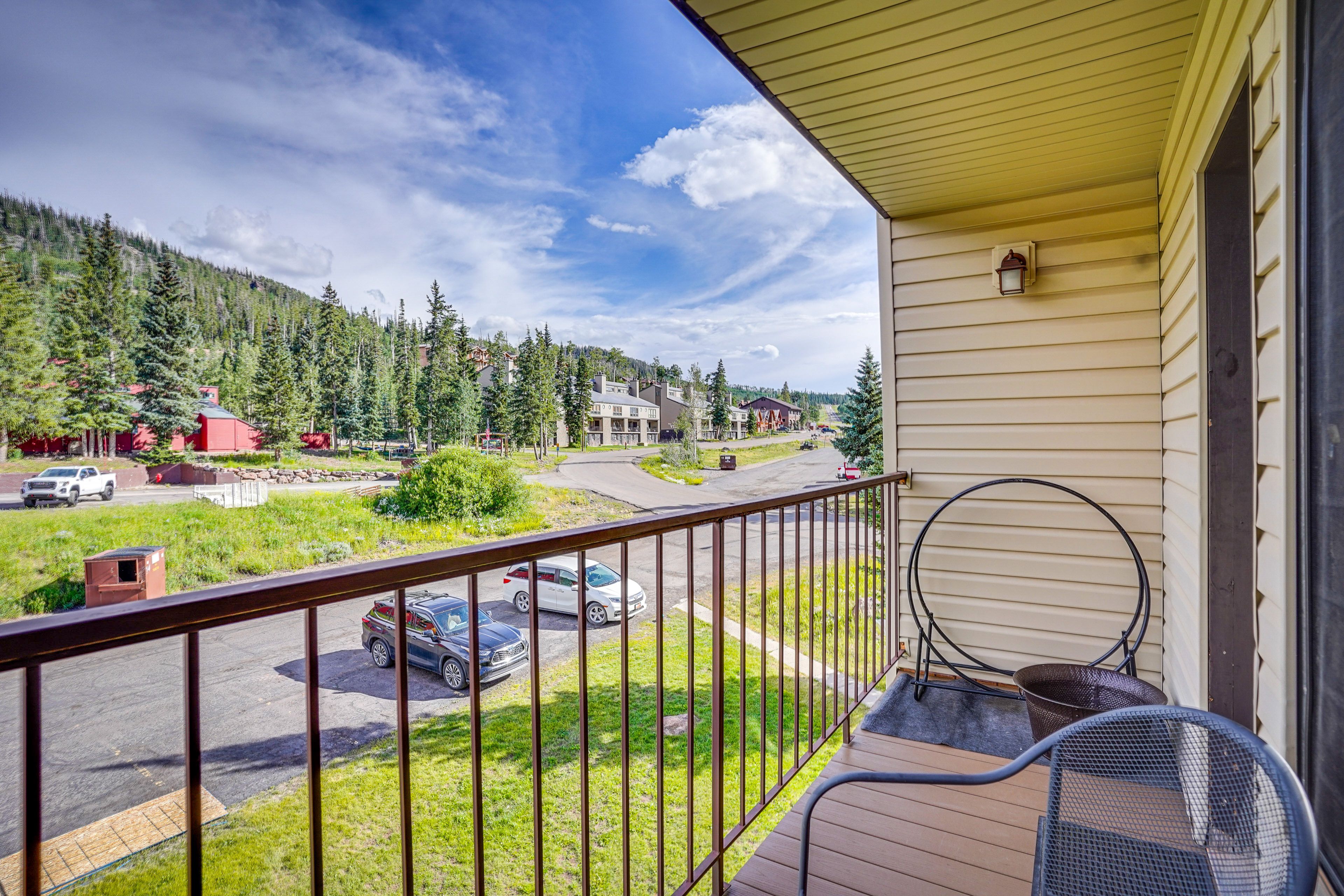 Brian Head Vacation Rental | 2BR | 2BA | 880 Sq Ft | Stairs Required