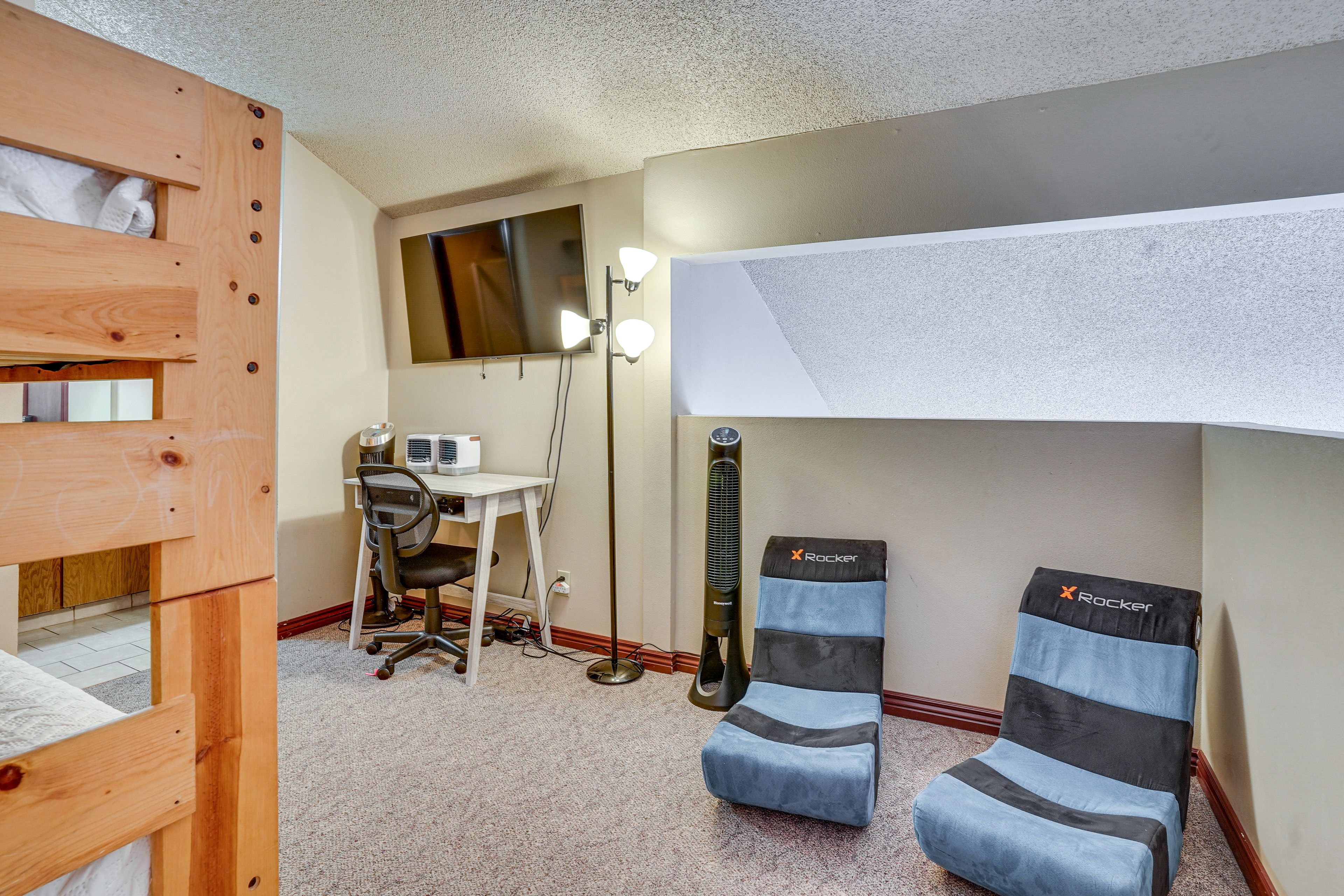 Bedroom Loft | Twin/Full Bunk Bed w/ Full Trundle