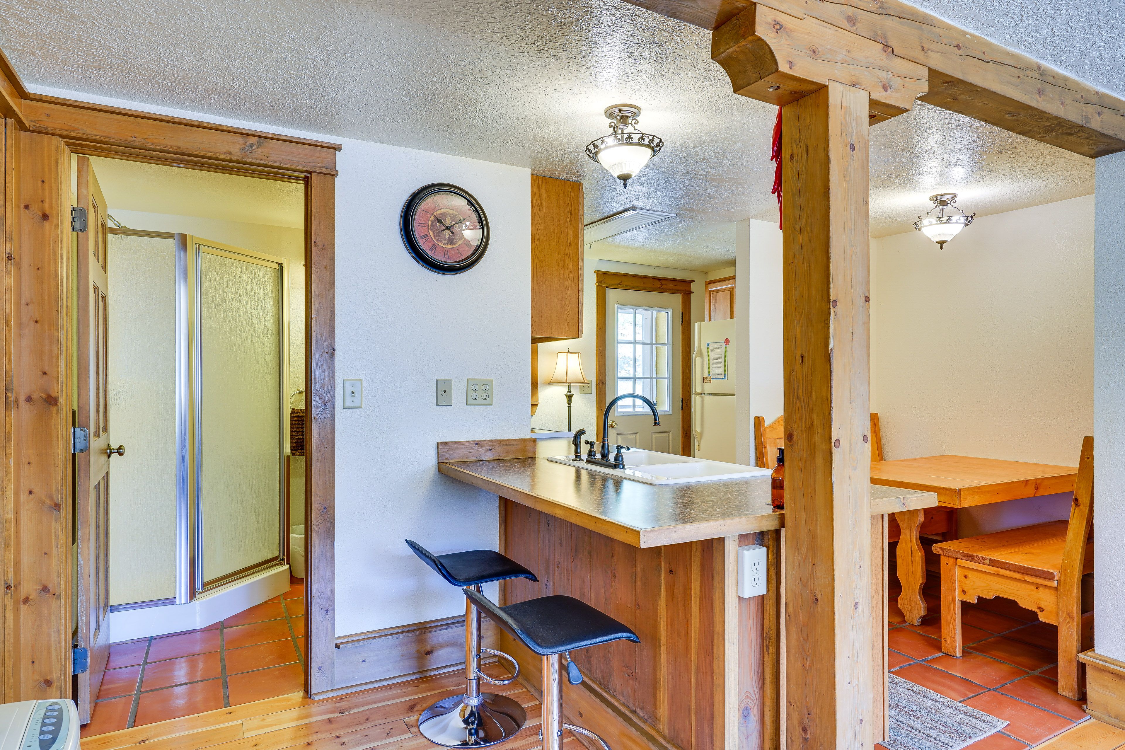 Kitchen | Coffee Maker | Trash Bags | Paper Towels