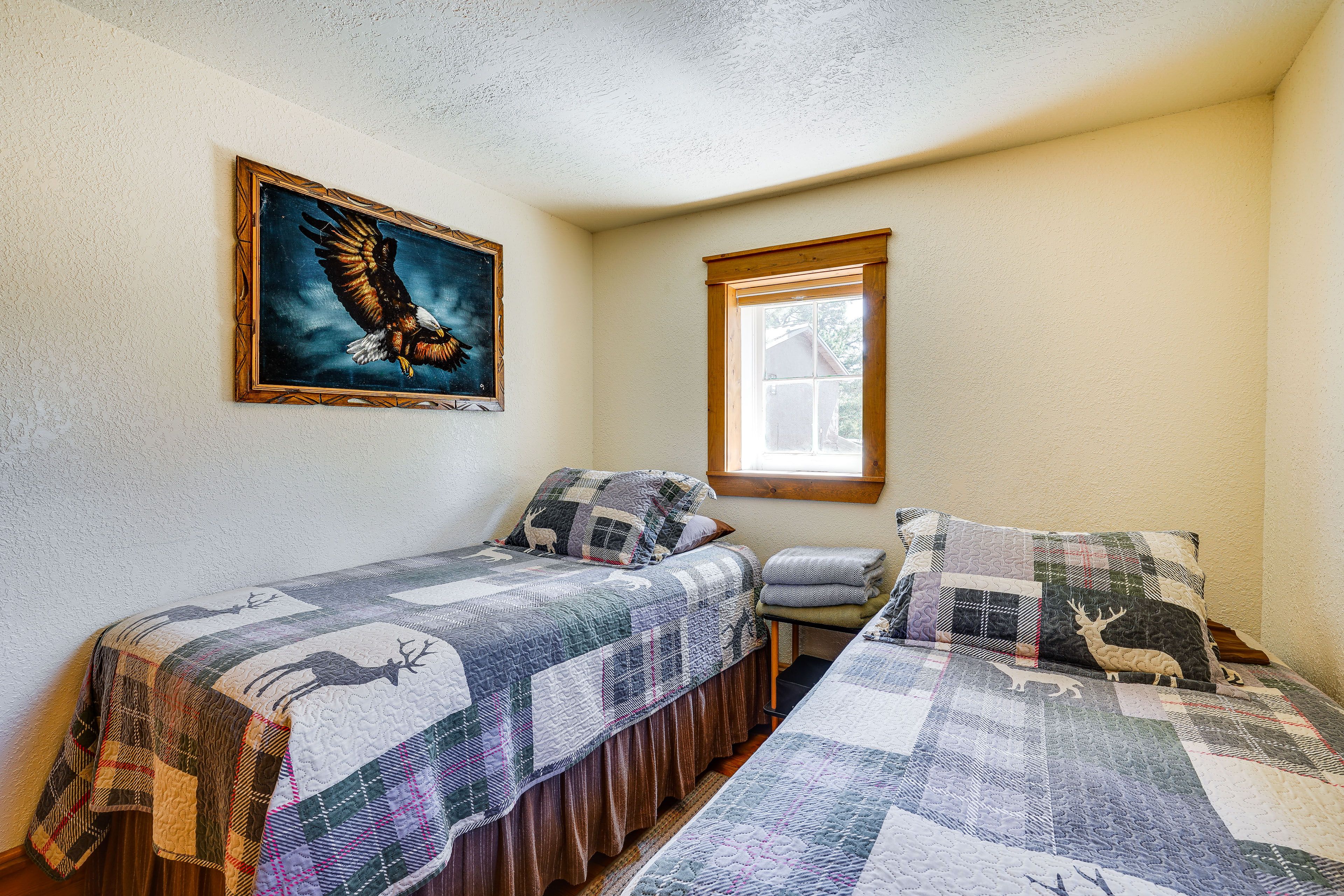 Bedroom 2 | 2 Twin Beds