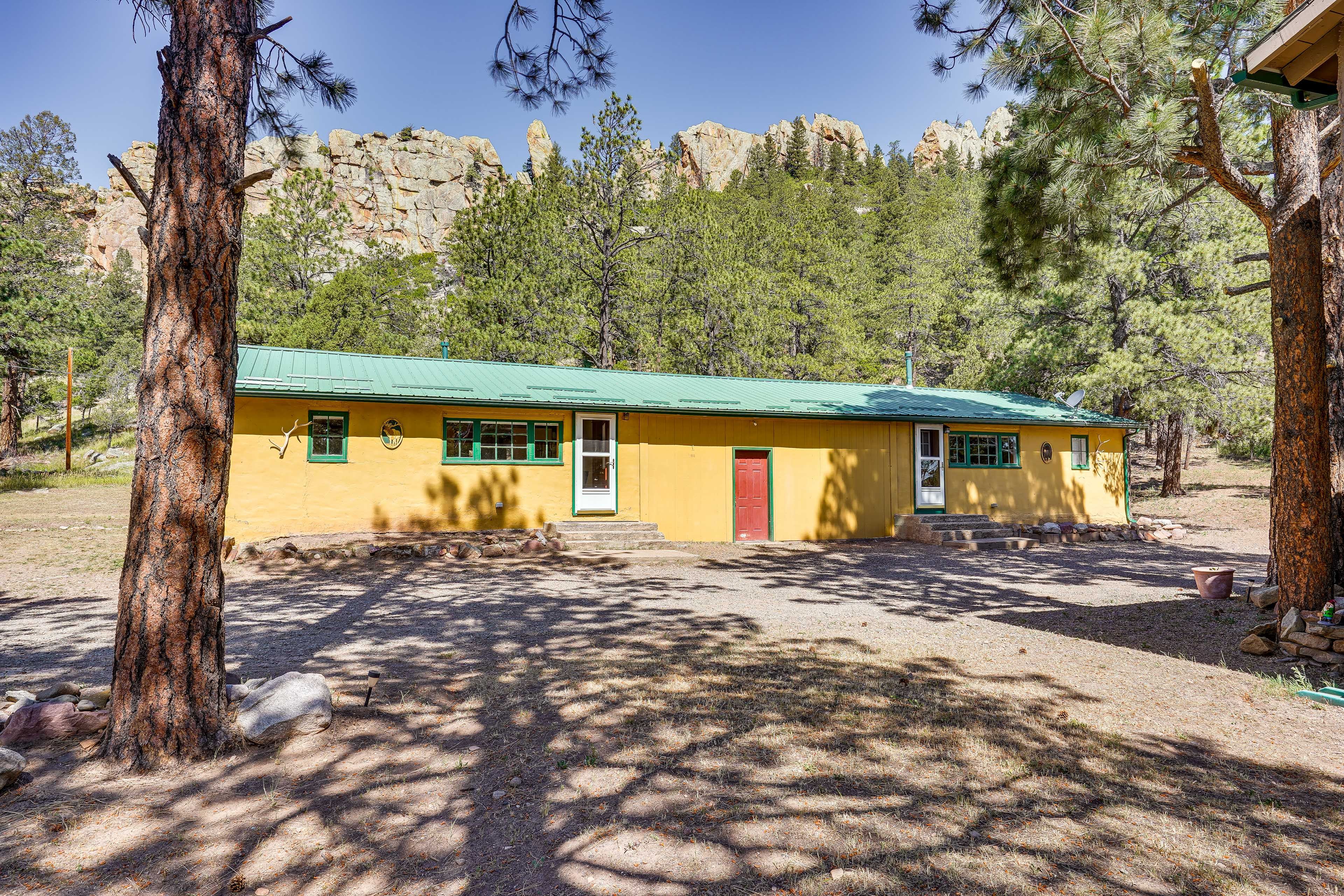 Weston Vacation Rental | 2BR | 1BA | 5 Steps to Access | 625 Sq Ft