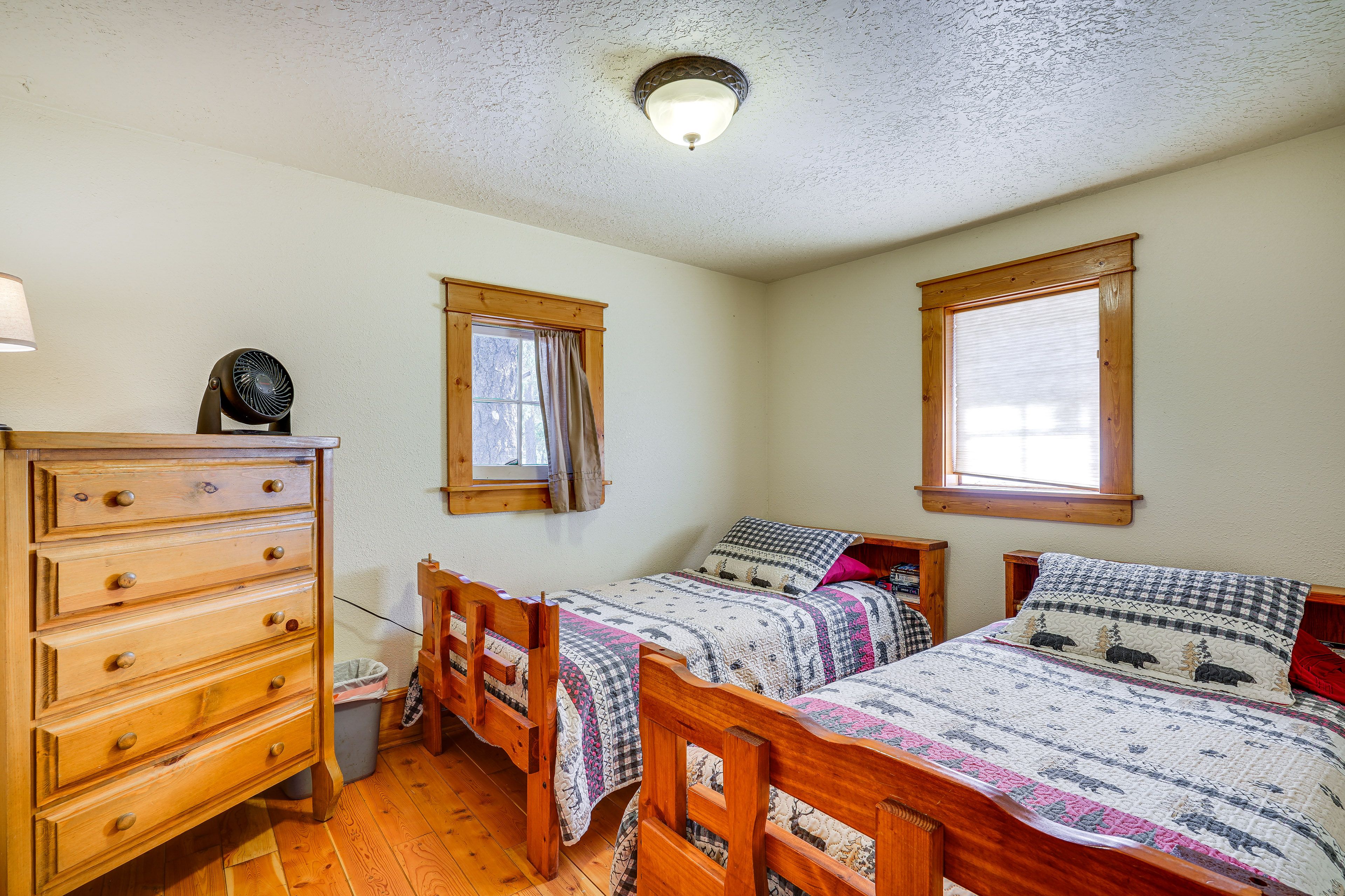 Bedroom 2 | 2 Twin Beds
