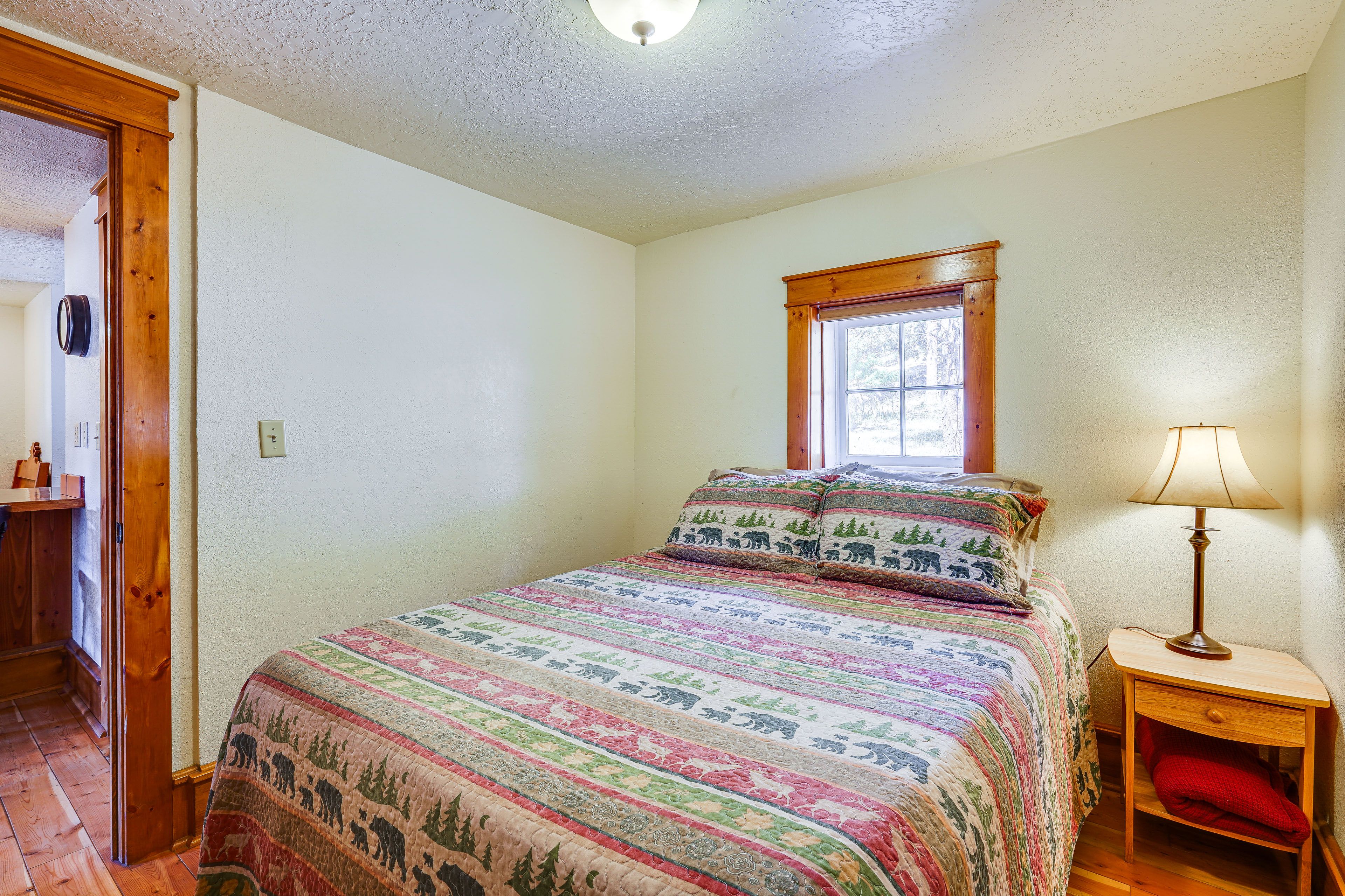 Bedroom 1 | Queen Bed | Linens Provided