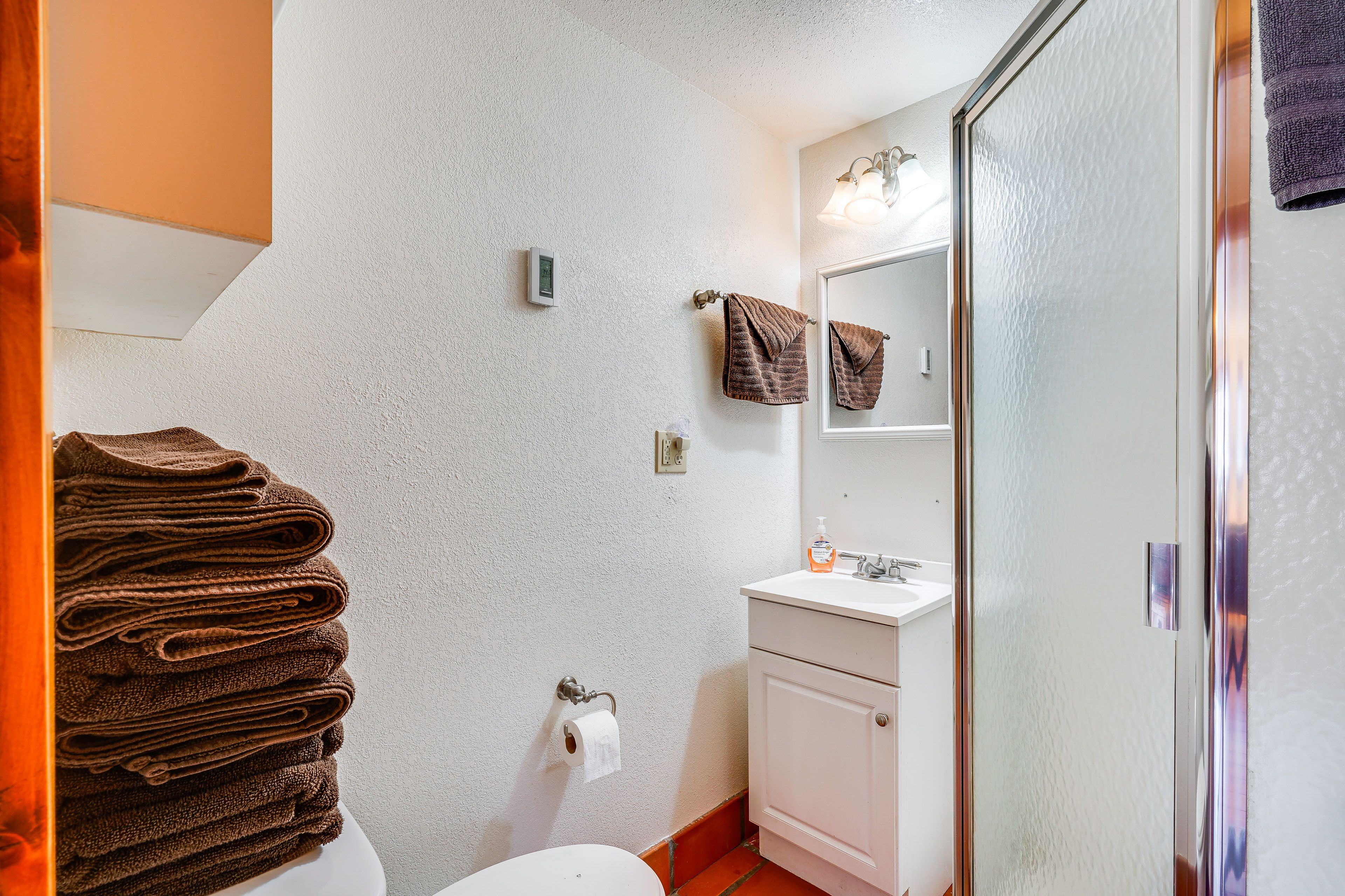 Full Bathroom | Complimentary Toiletries | Hair Dryer | Towels Provided