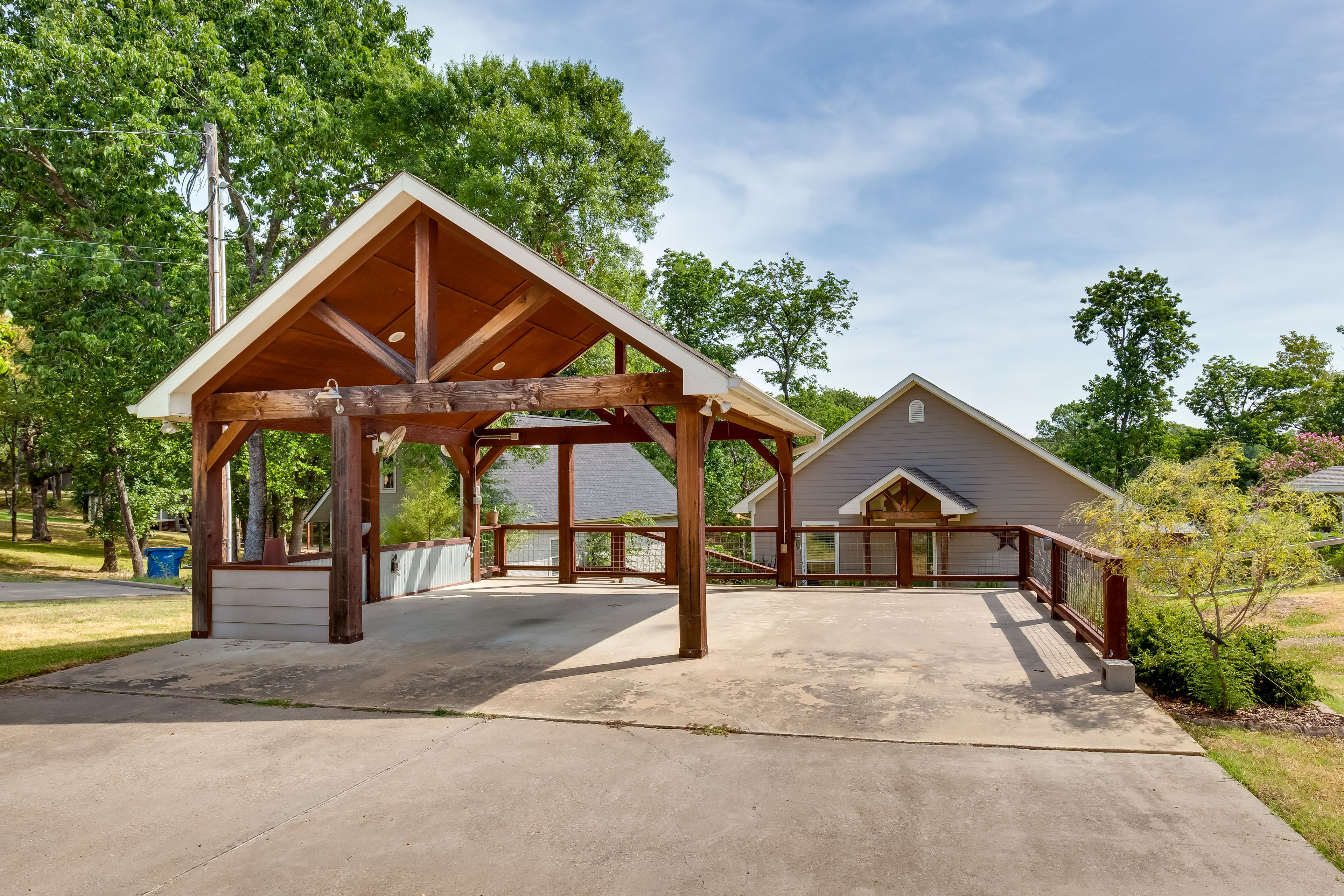 Parking | Driveway (3 Vehicles) | Carport (1 Vehicle)