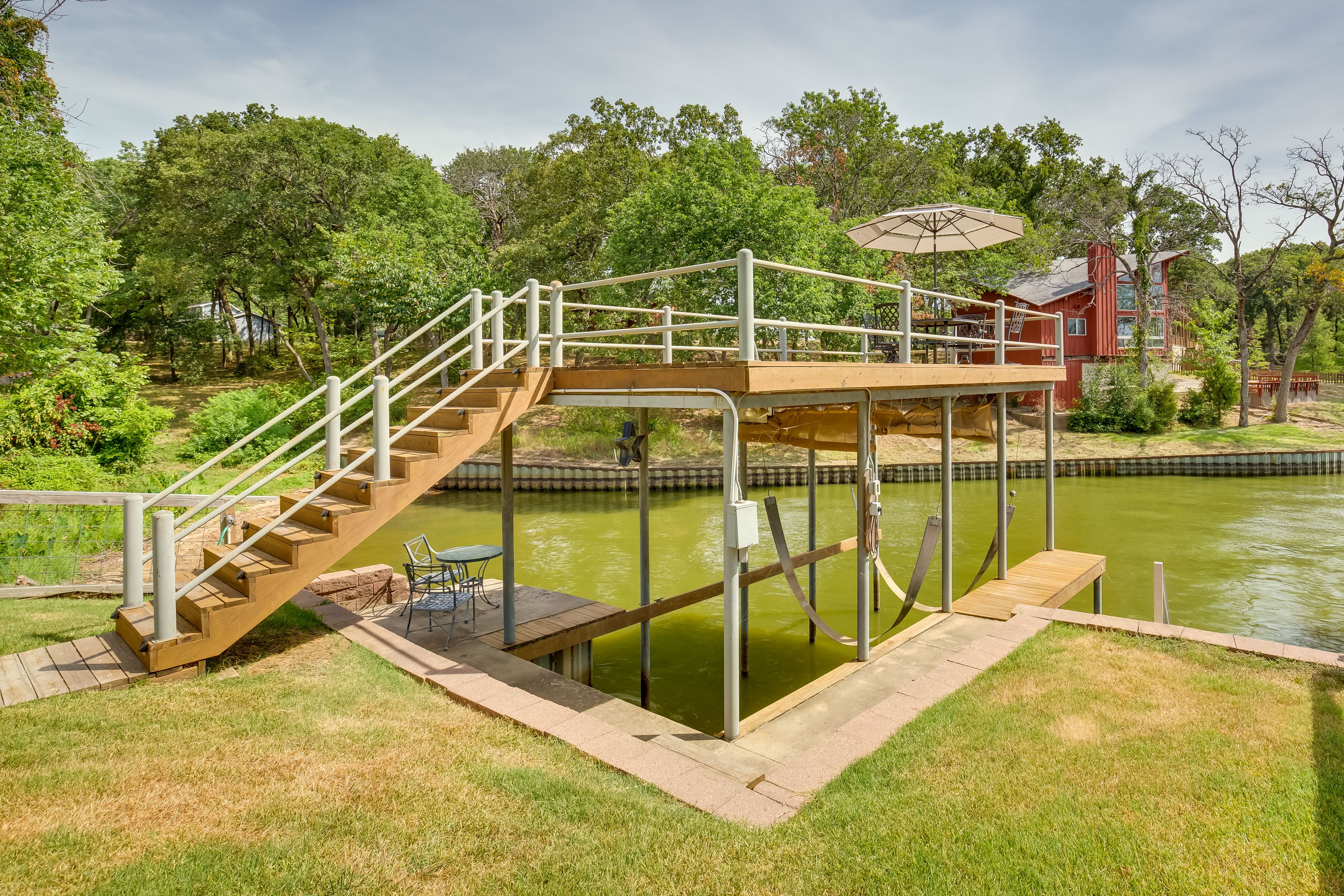 Boat Dock | Outdoor Dining Area