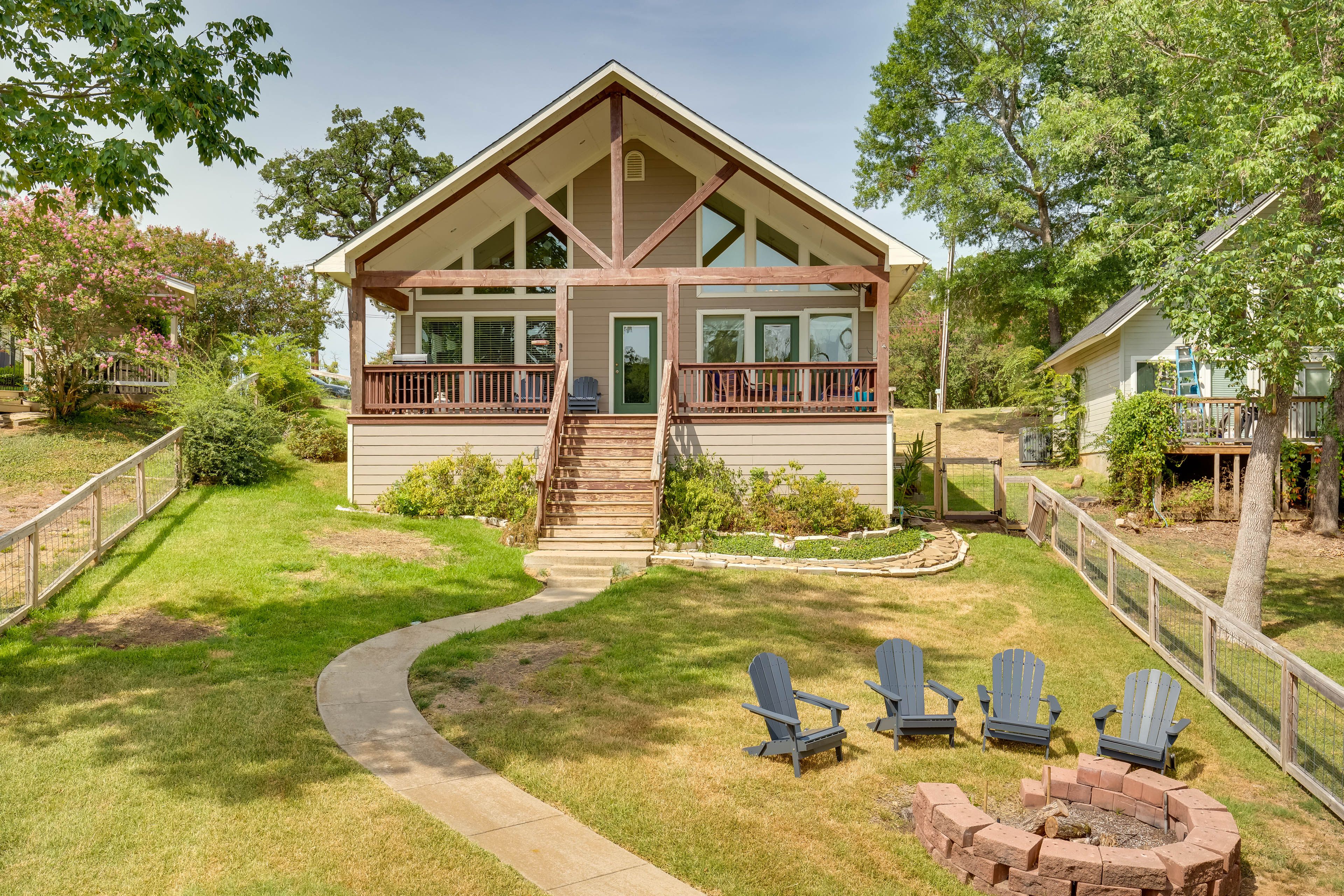 Tool Vacation Rental | 2BR | 2BA | Stairs to Enter | 1,280 Sq Ft