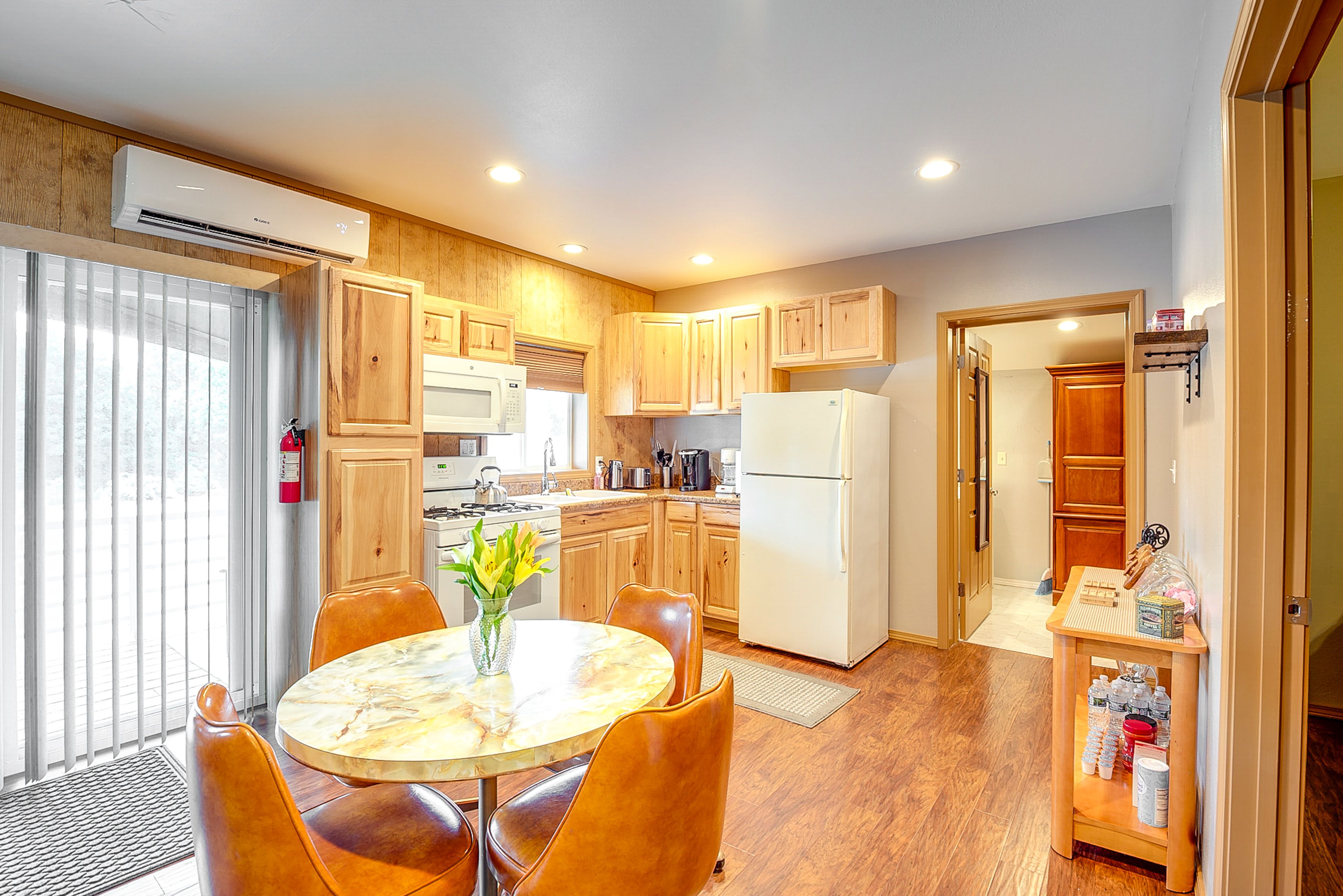 Murphysboro Vacation Rental | 1BR | 1BA | 600 Sq Ft | Step-Free Access