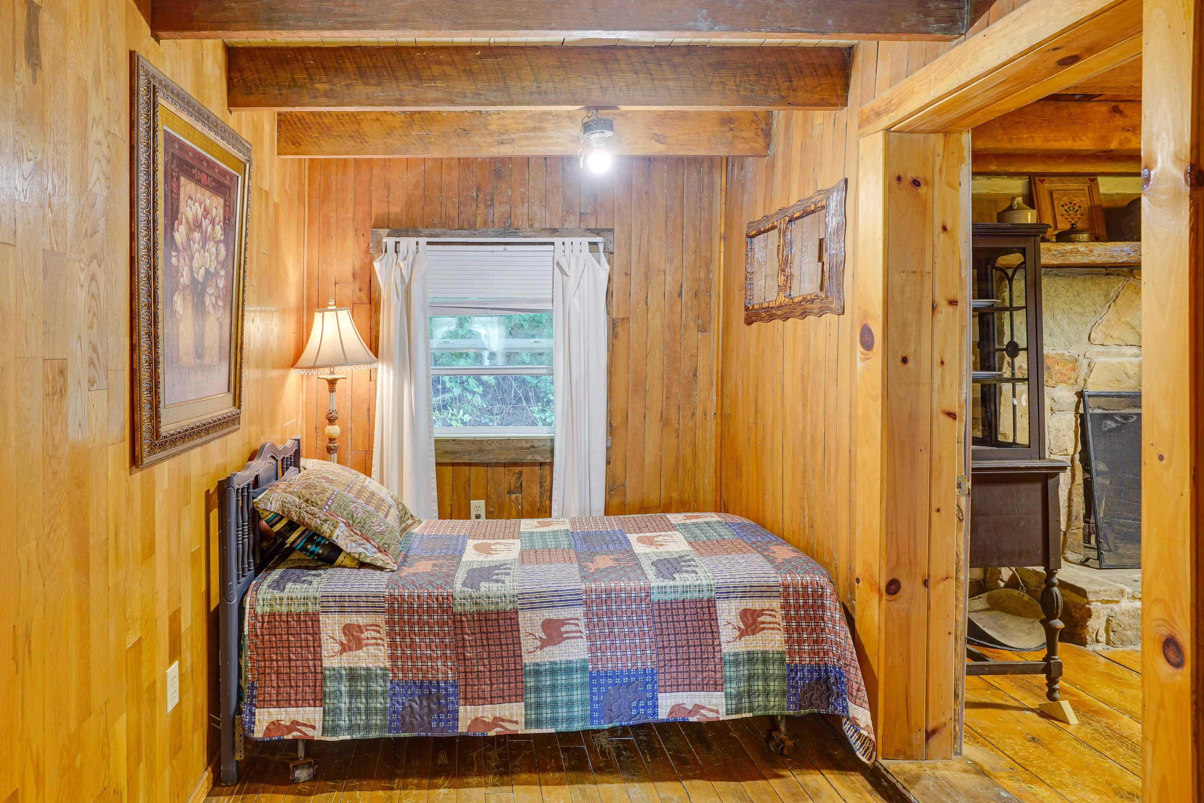 Bedroom 4 | 1st Floor | Twin Bed