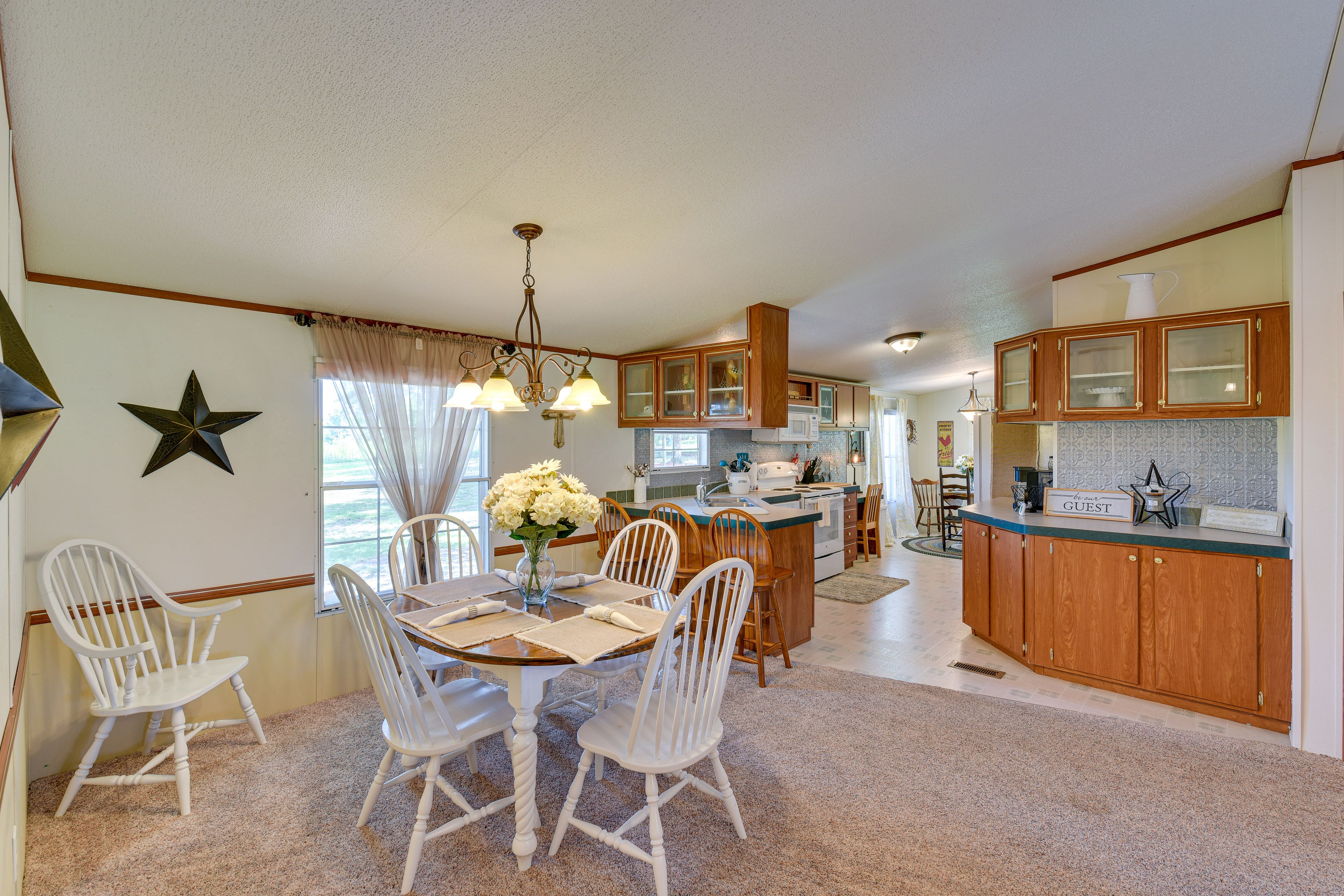Dining Area | Dining Table | Dishware/Flatware