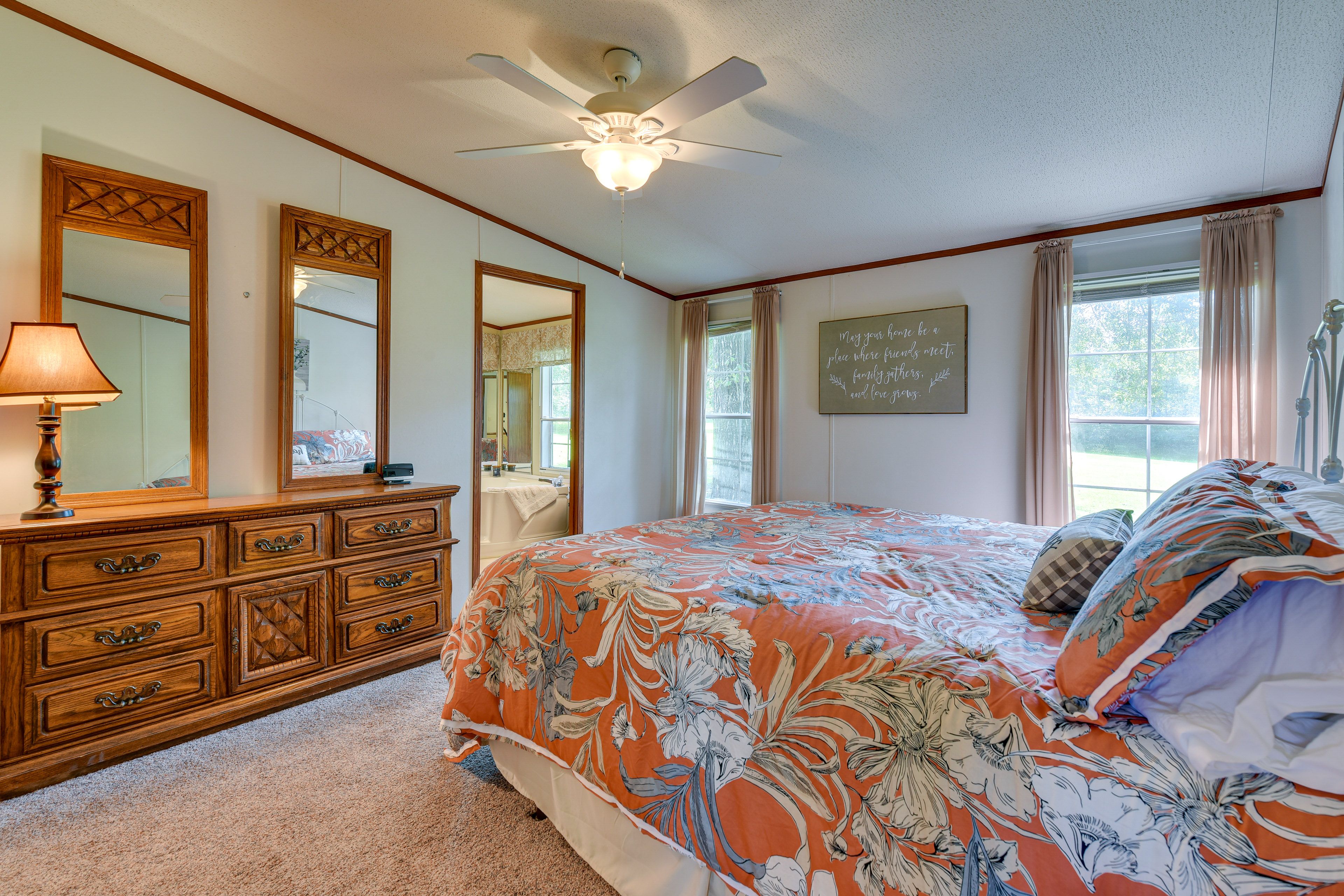 Bedroom 1 | King Bed | Linens Provided | En-Suite Bathroom