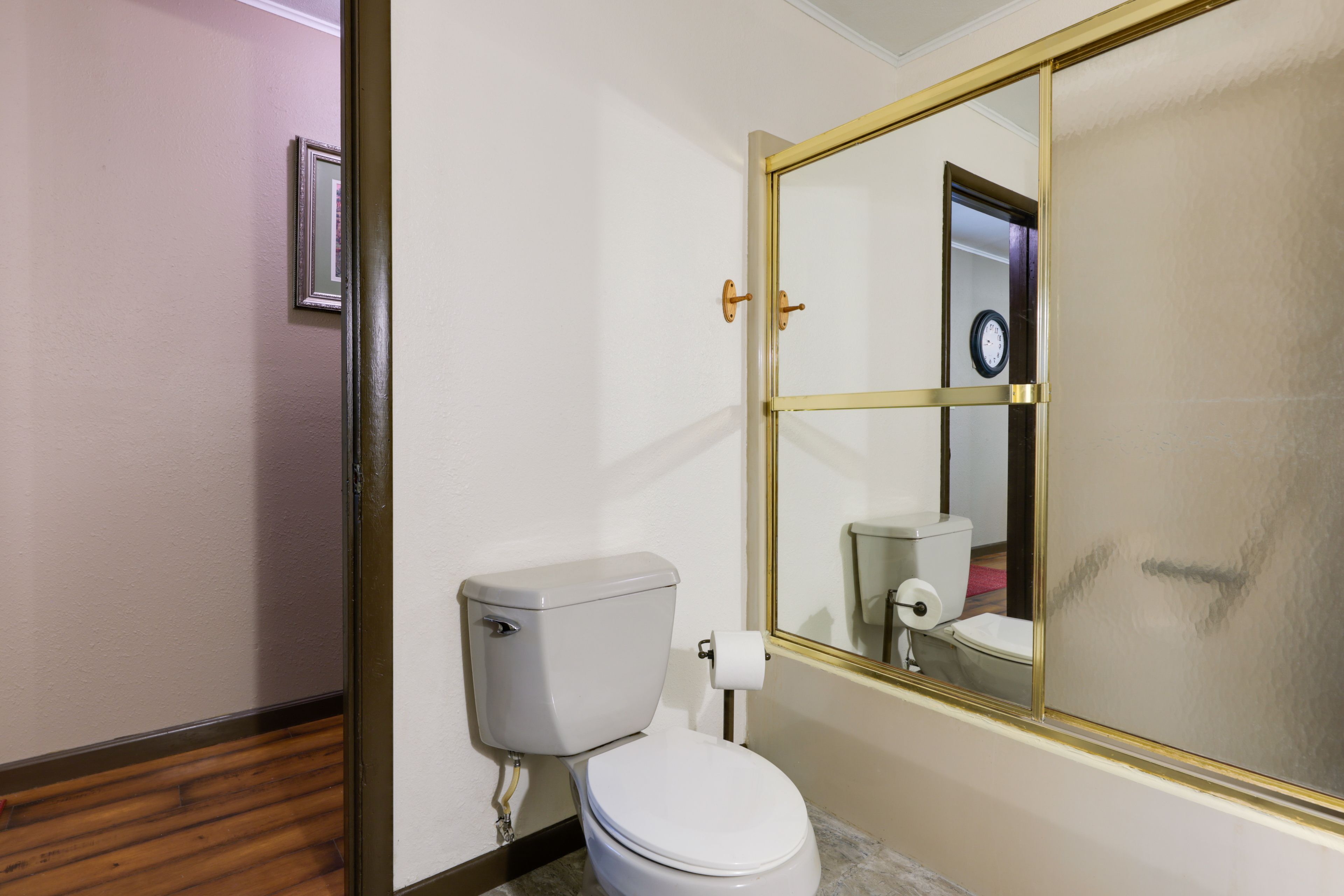 Full Bathroom | Shower | Hair Dryer