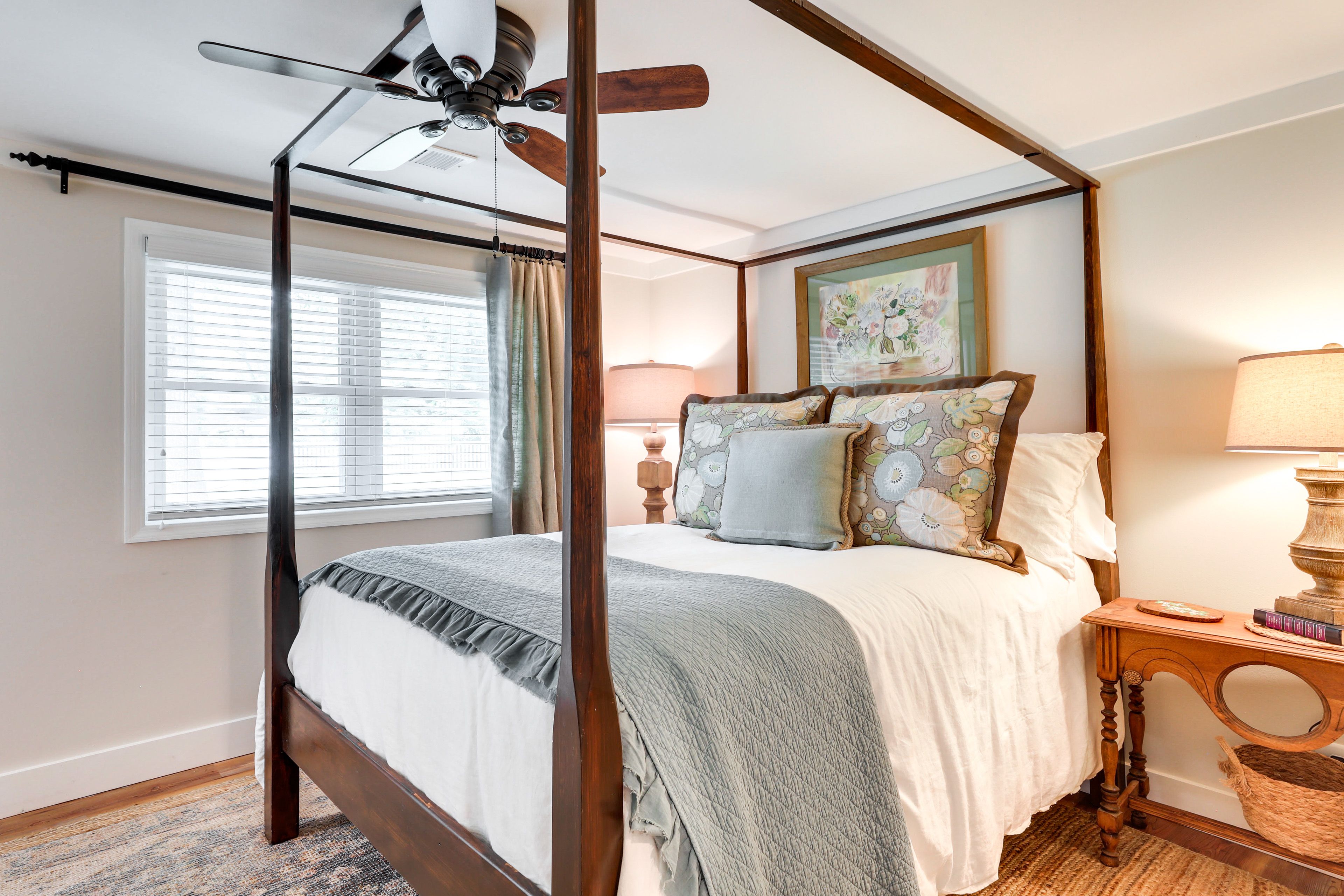 Bedroom 1 | Queen Bed | Linens Provided | En-Suite Bathroom | Walk-In Closet