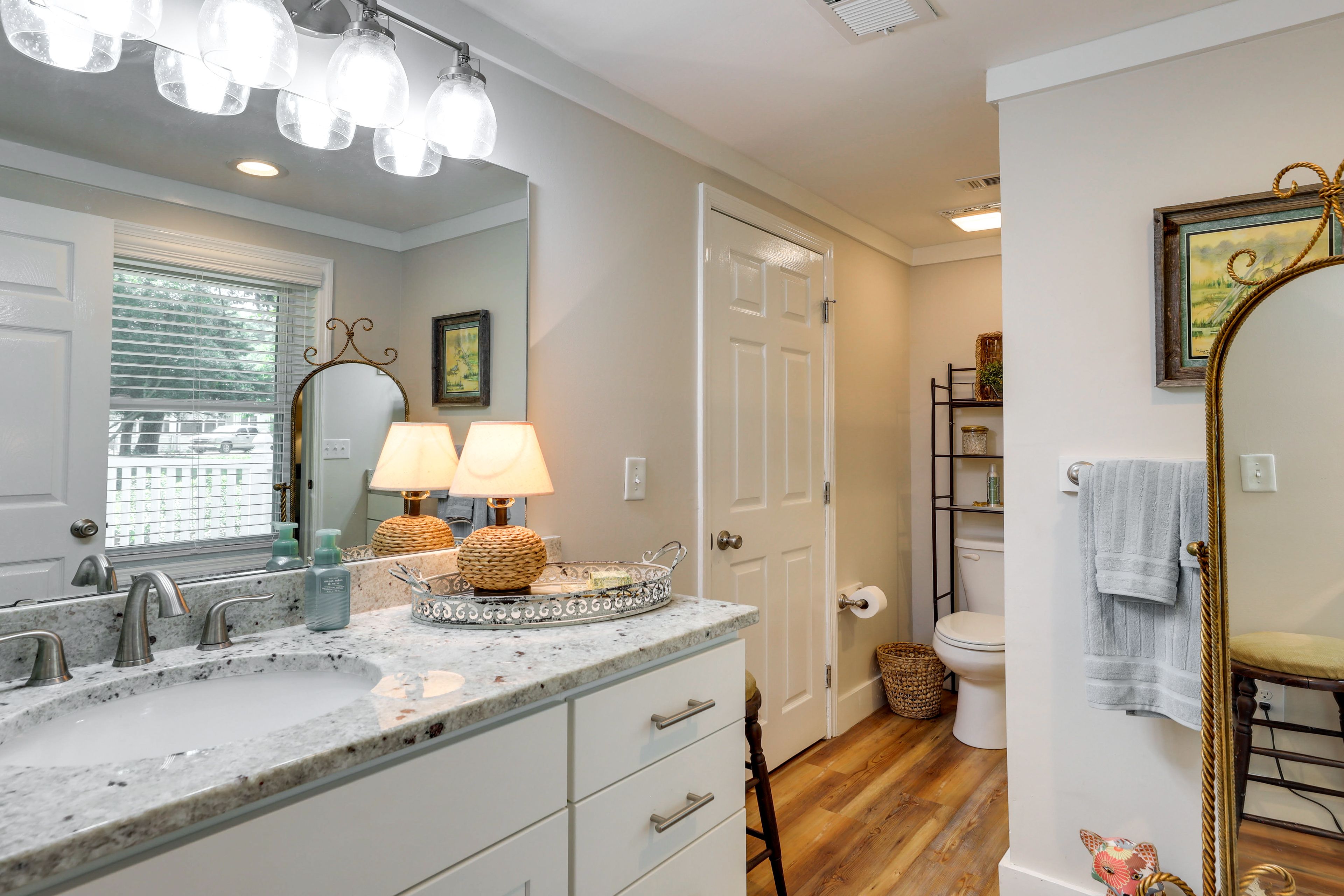 En-Suite Bathroom | Towels Provided