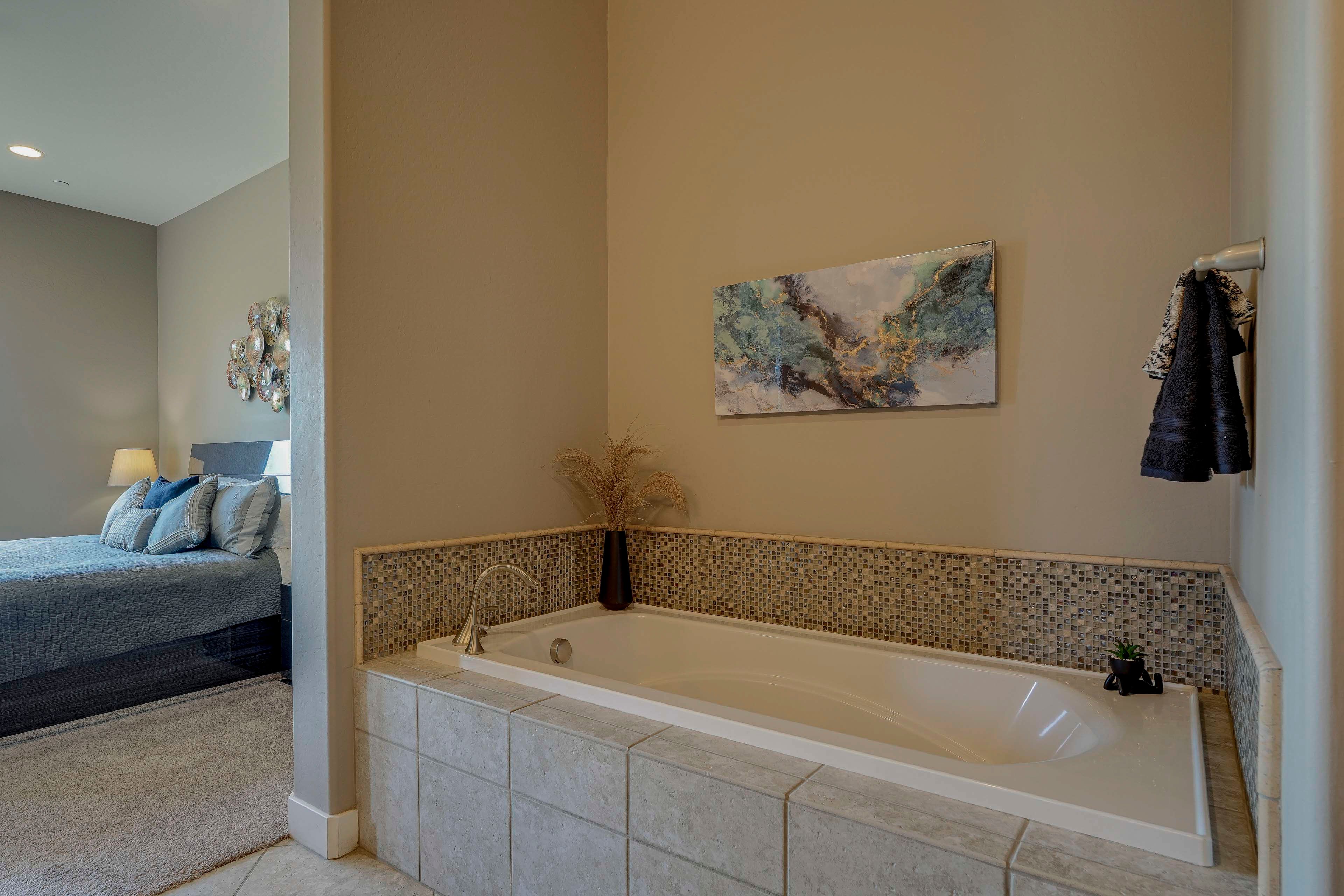 En-Suite Bathroom | Complimentary Toiletries
