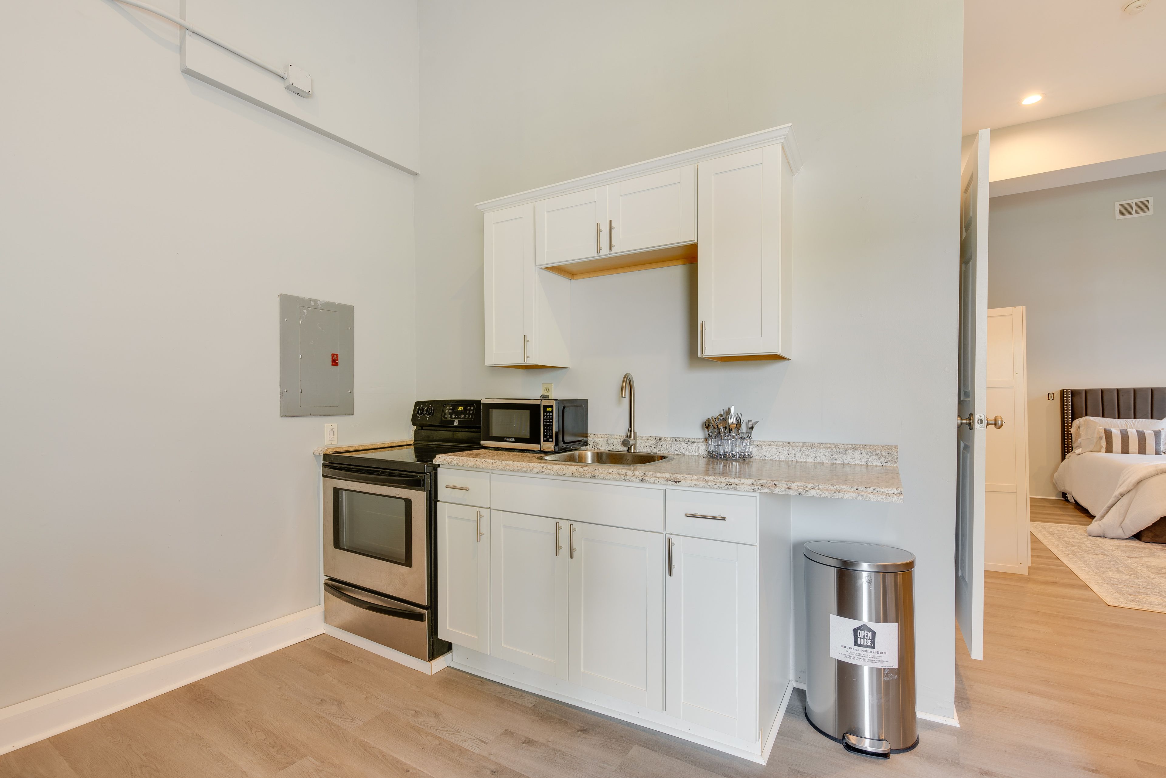 Studio | Kitchenette | Cooking Basics