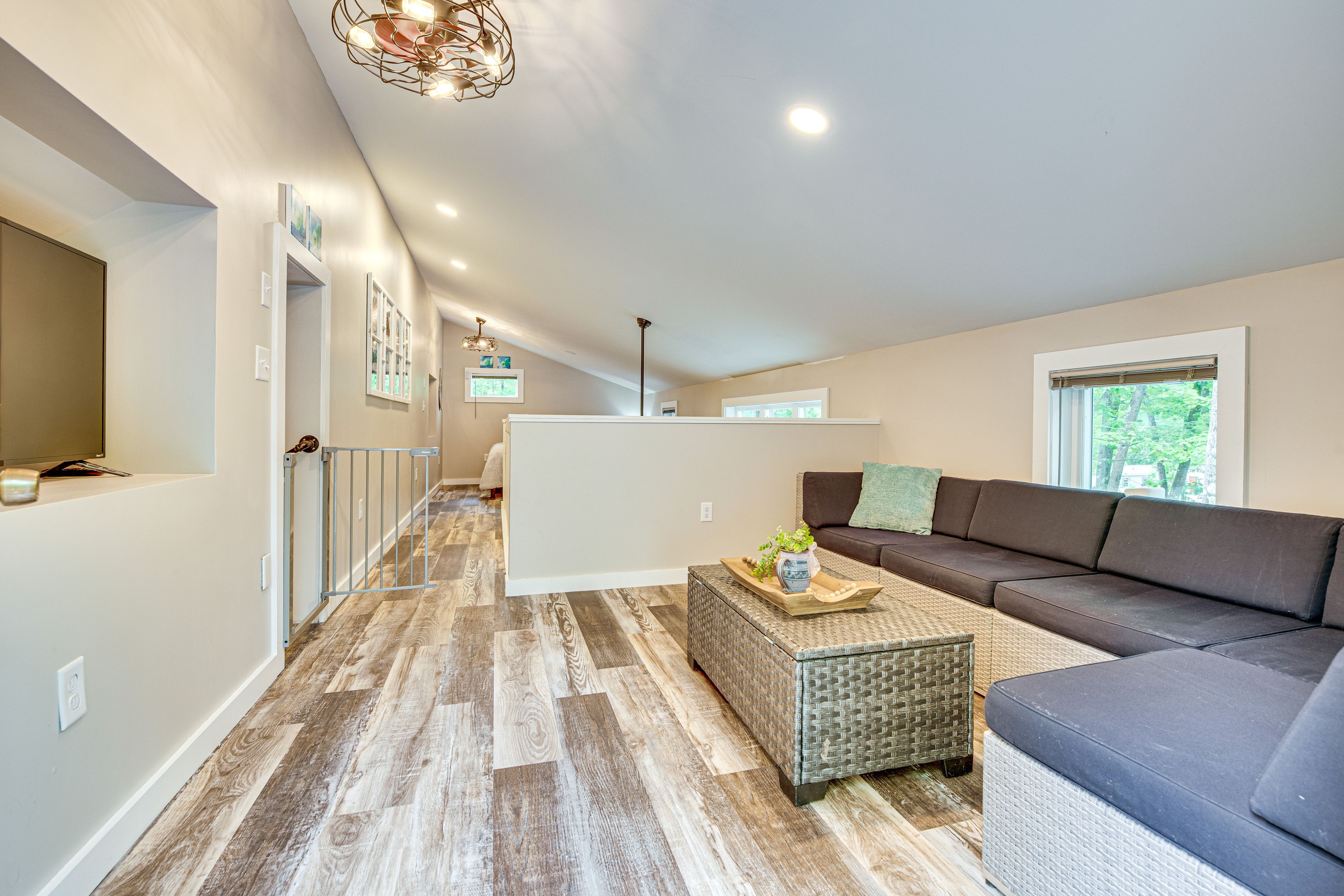 Sitting Room | 3rd Floor | Free WiFi