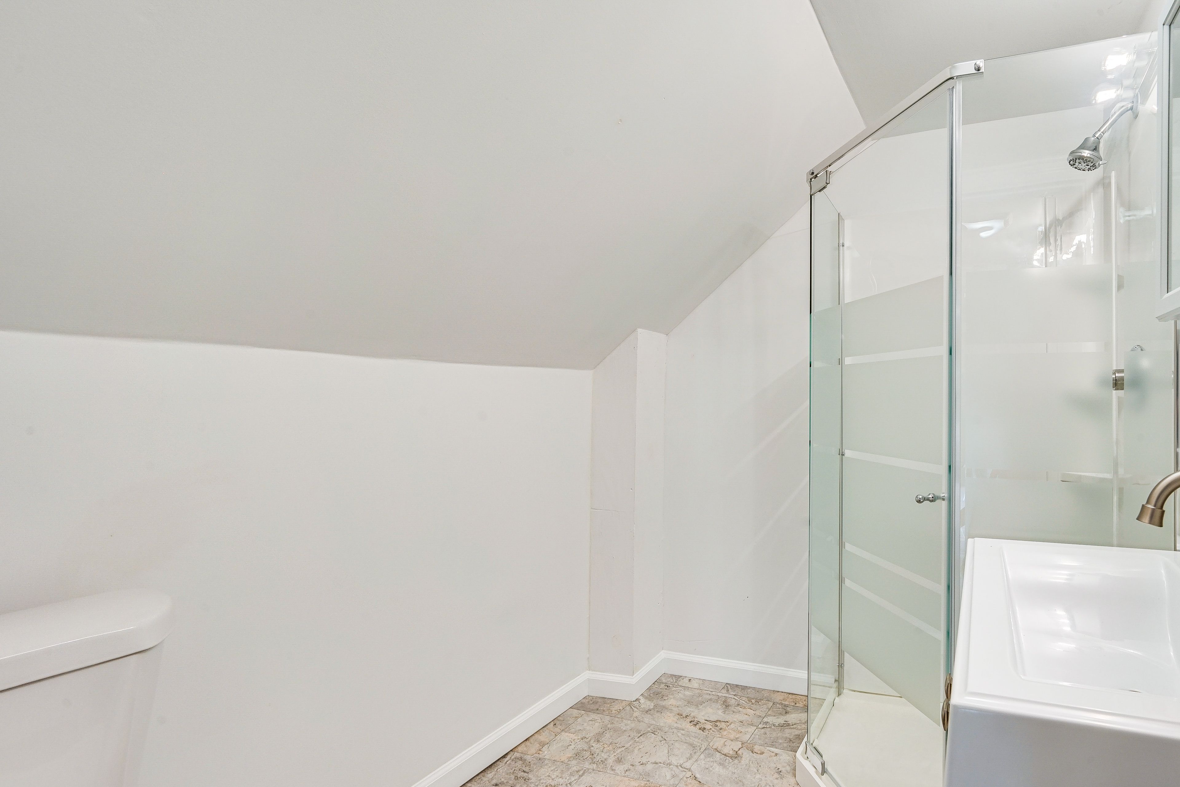 Bathroom | Complimentary Toiletries | Towels Provided
