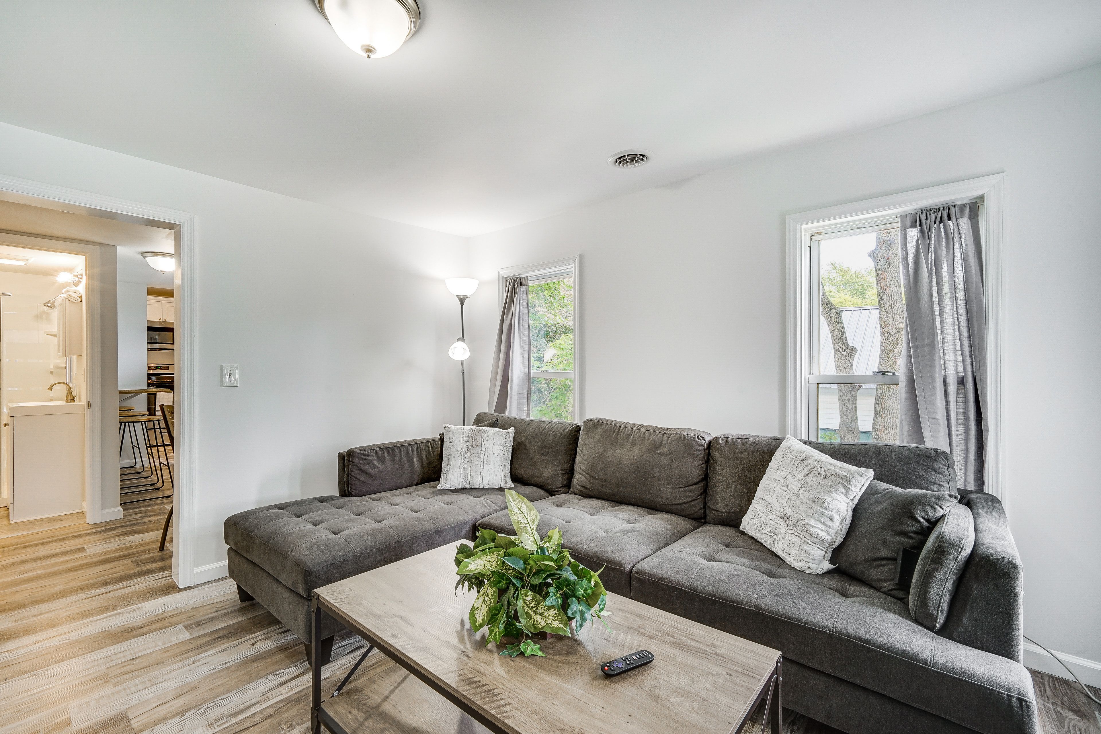 Living Room | Smart TV | Free WiFi | Sleeper Sofa