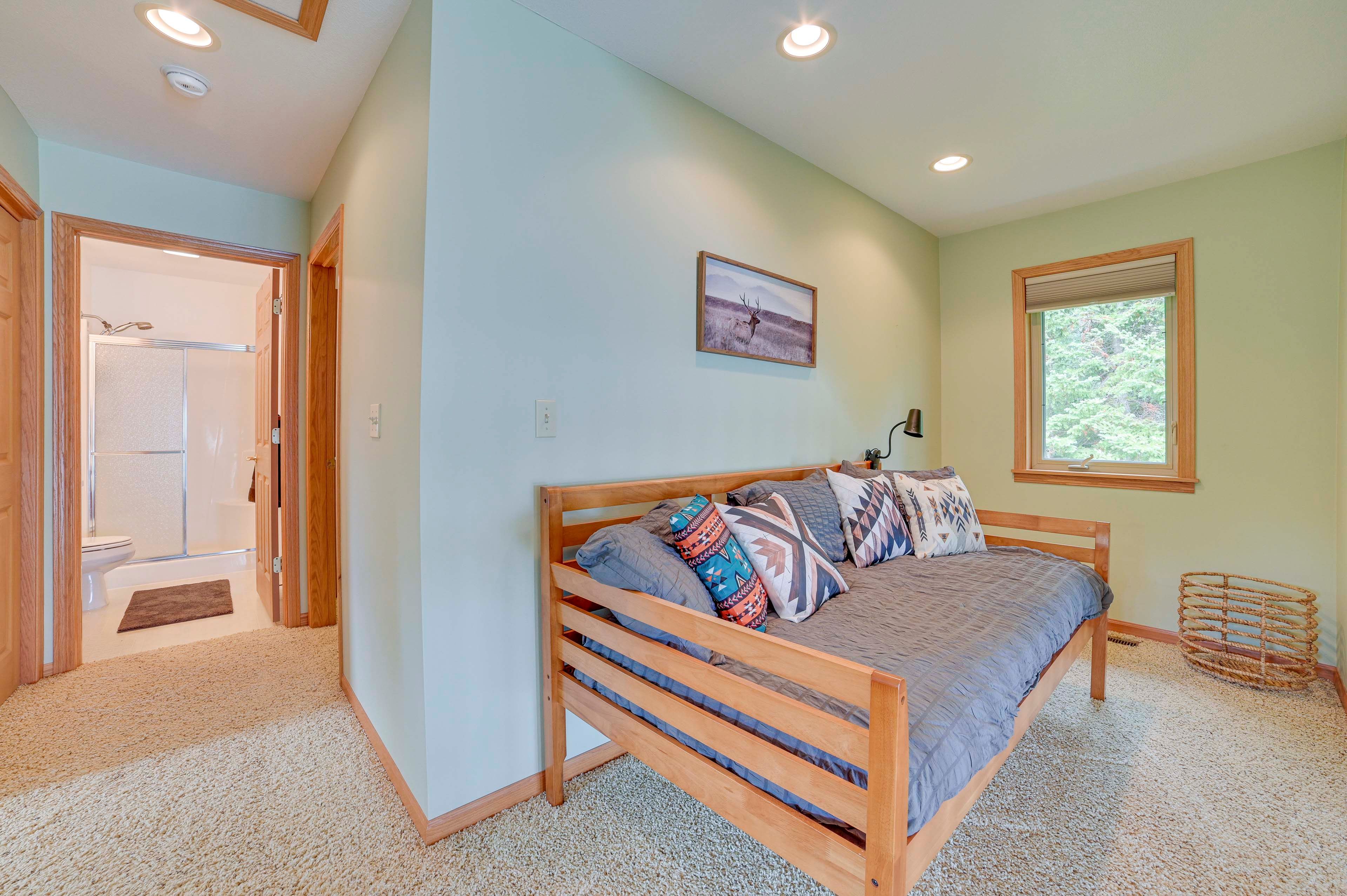 Loft | 2 Twin Daybeds w/ 1 Twin Trundle | 2nd Floor