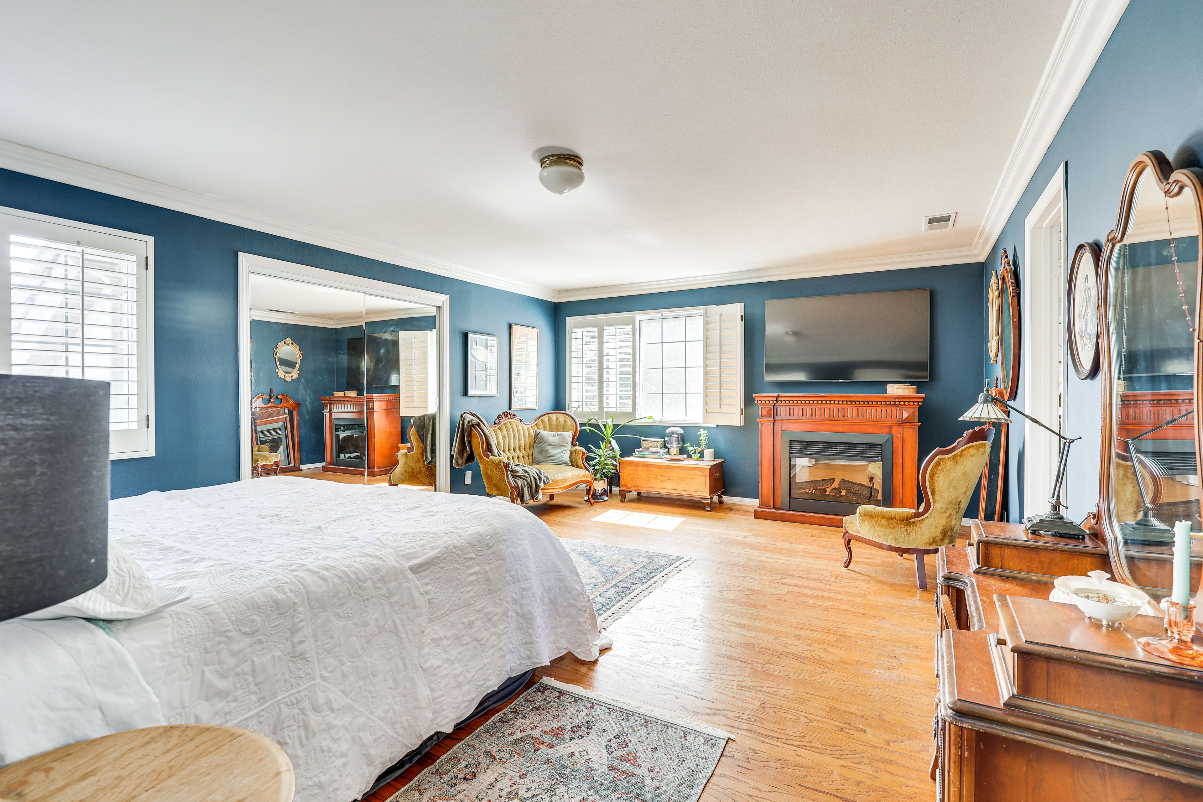 Bedroom 2 | King Bed | 2nd Floor | Stairs Required