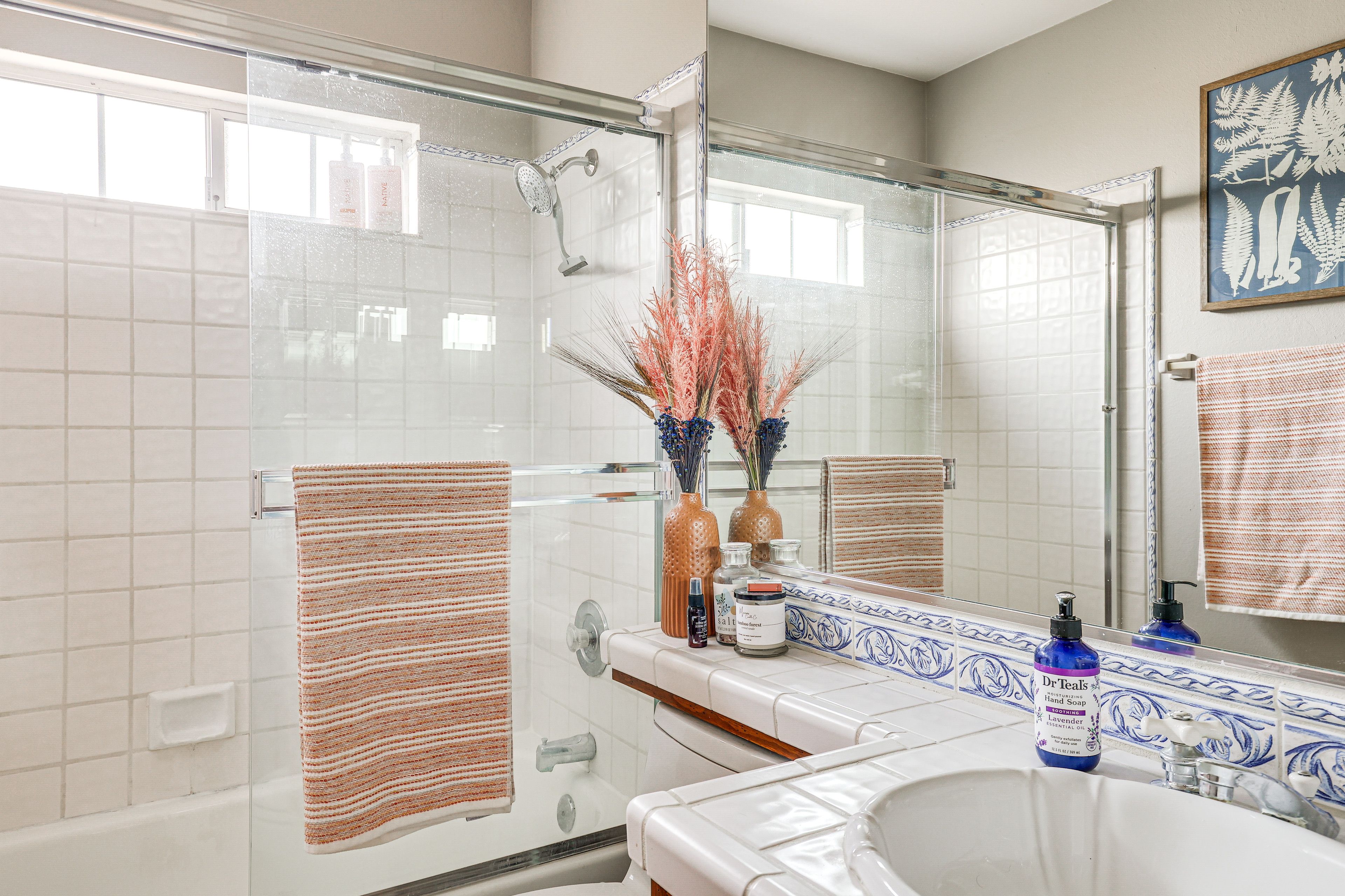 Full Bathroom | 2nd Floor | Shower/Tub Combo