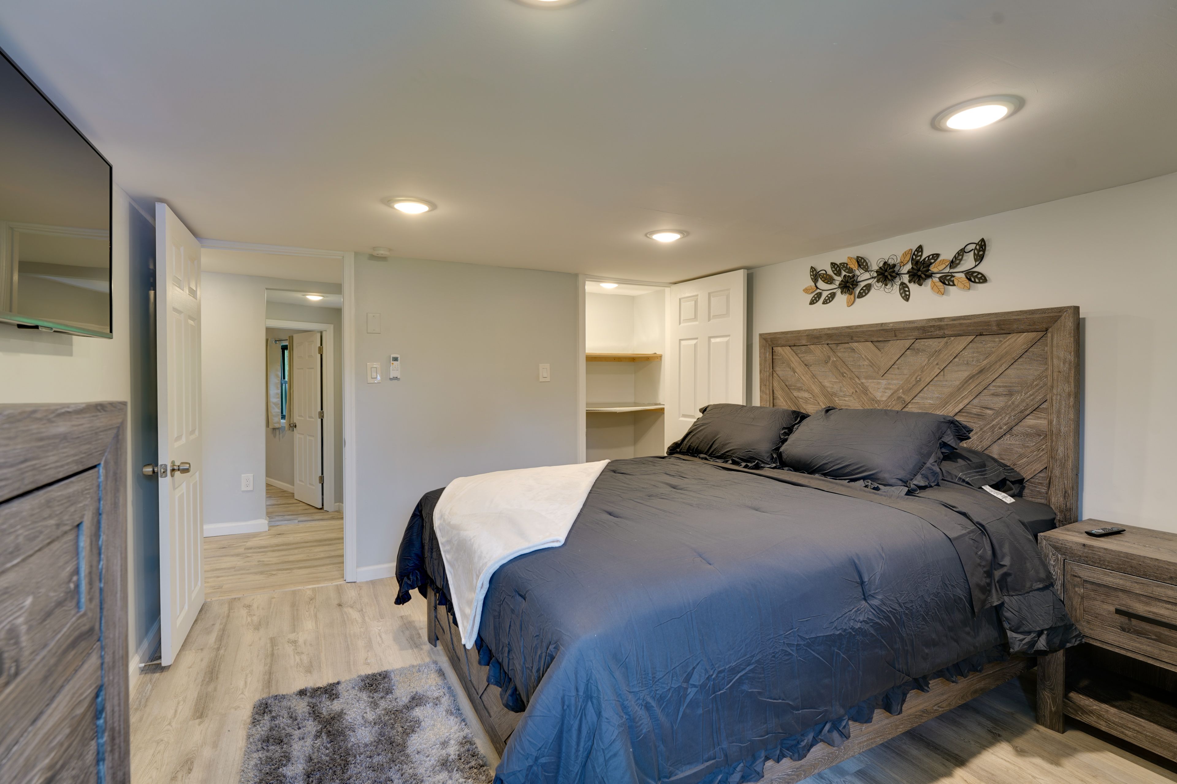 Bedroom 3 | Queen Bed | Smart TV w/ Cable