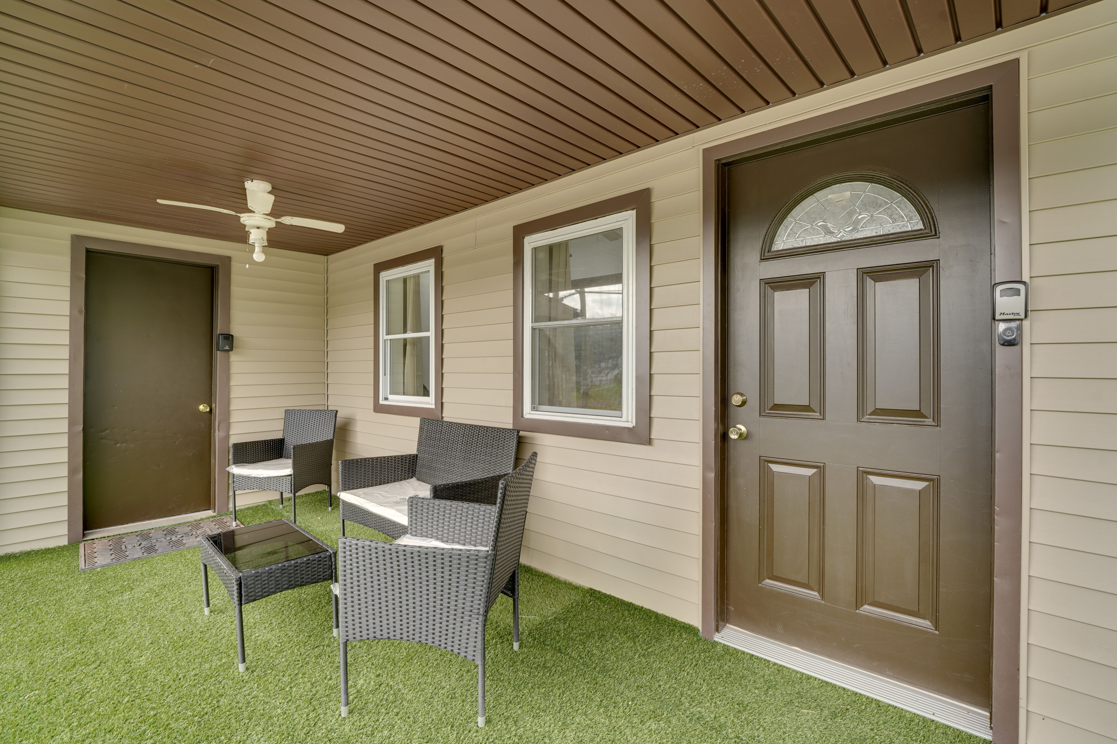 Covered Patio | Front Entrance