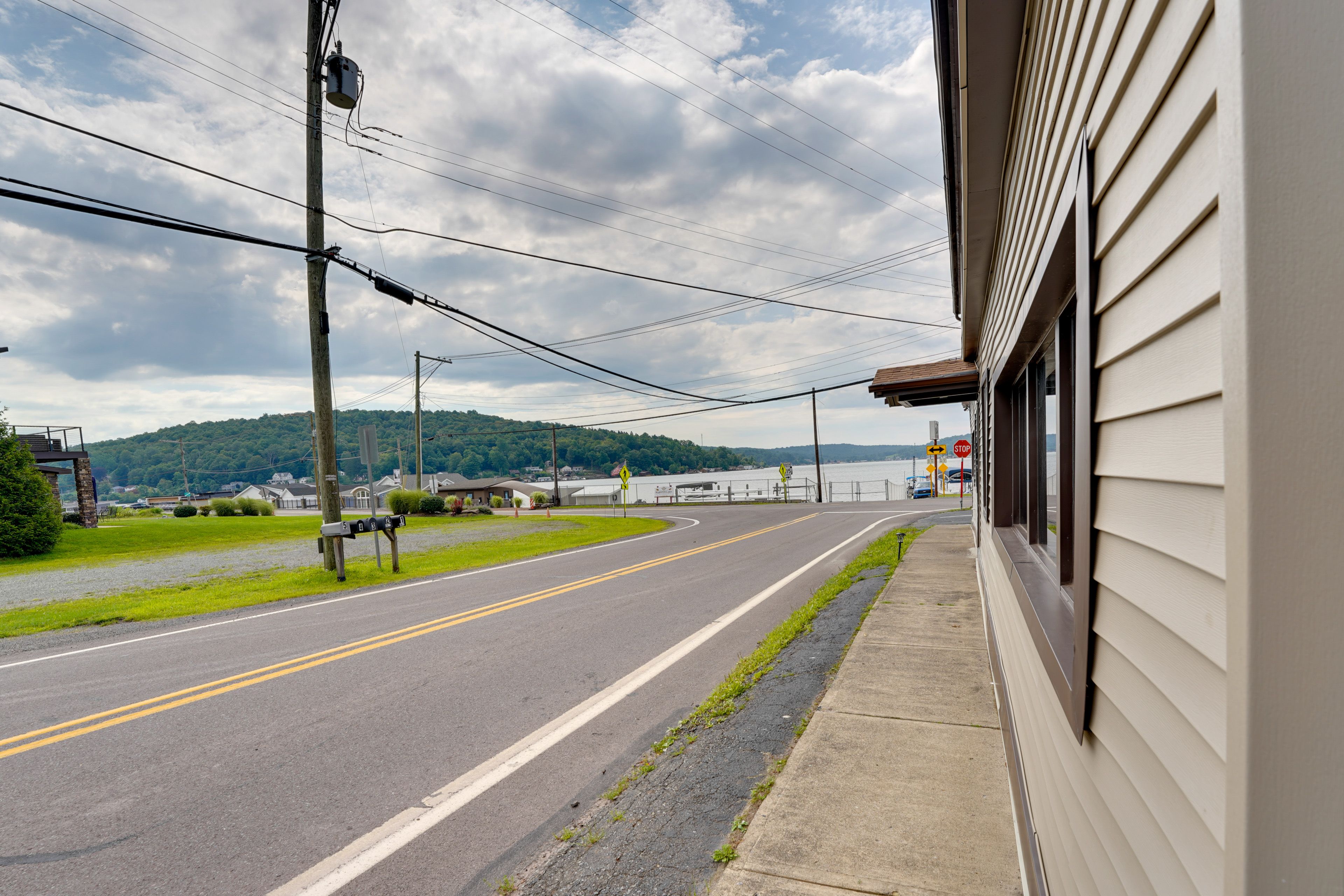 Harveys Lake (110 Feet Away)