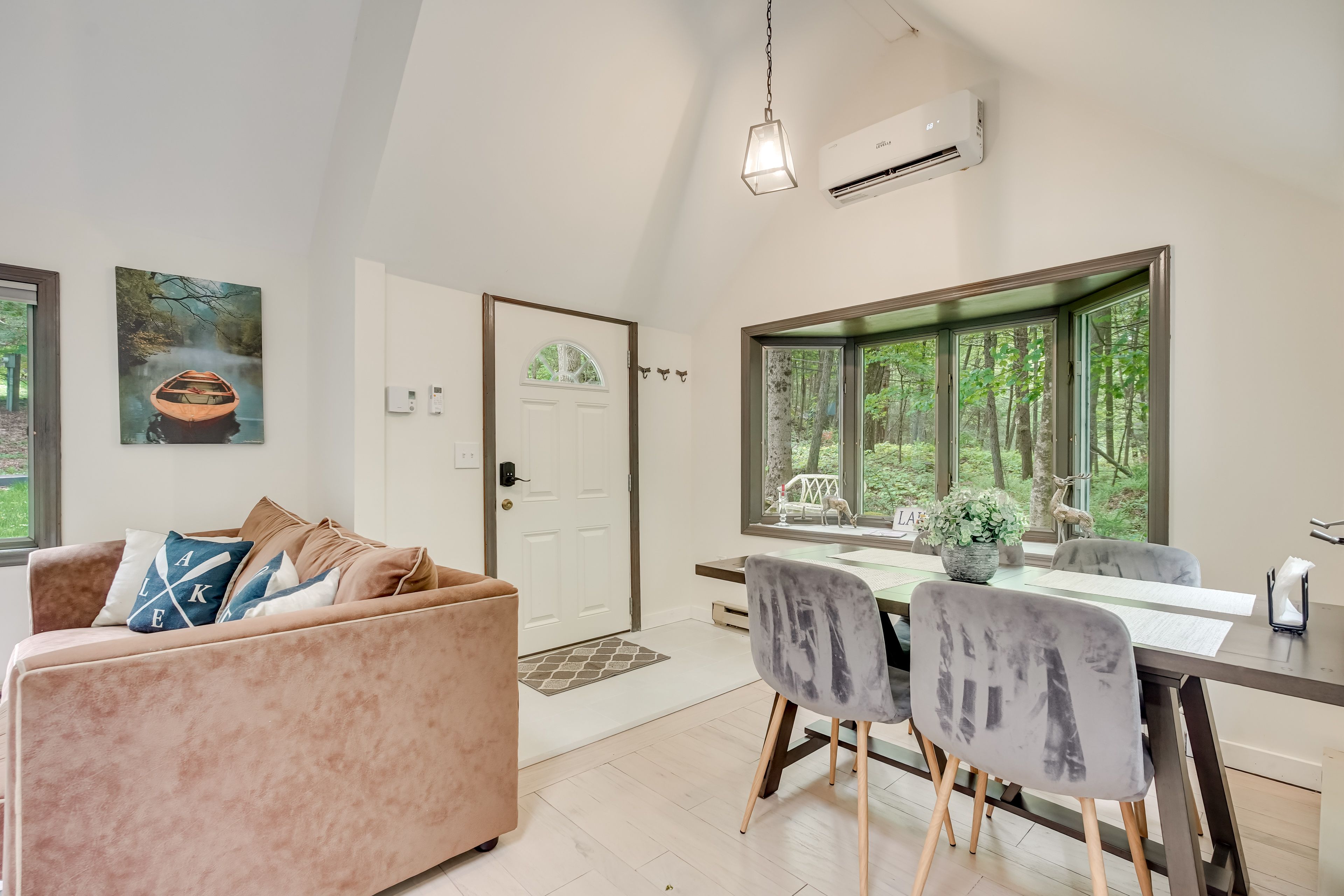 Dining Area | Dishware & Flatware