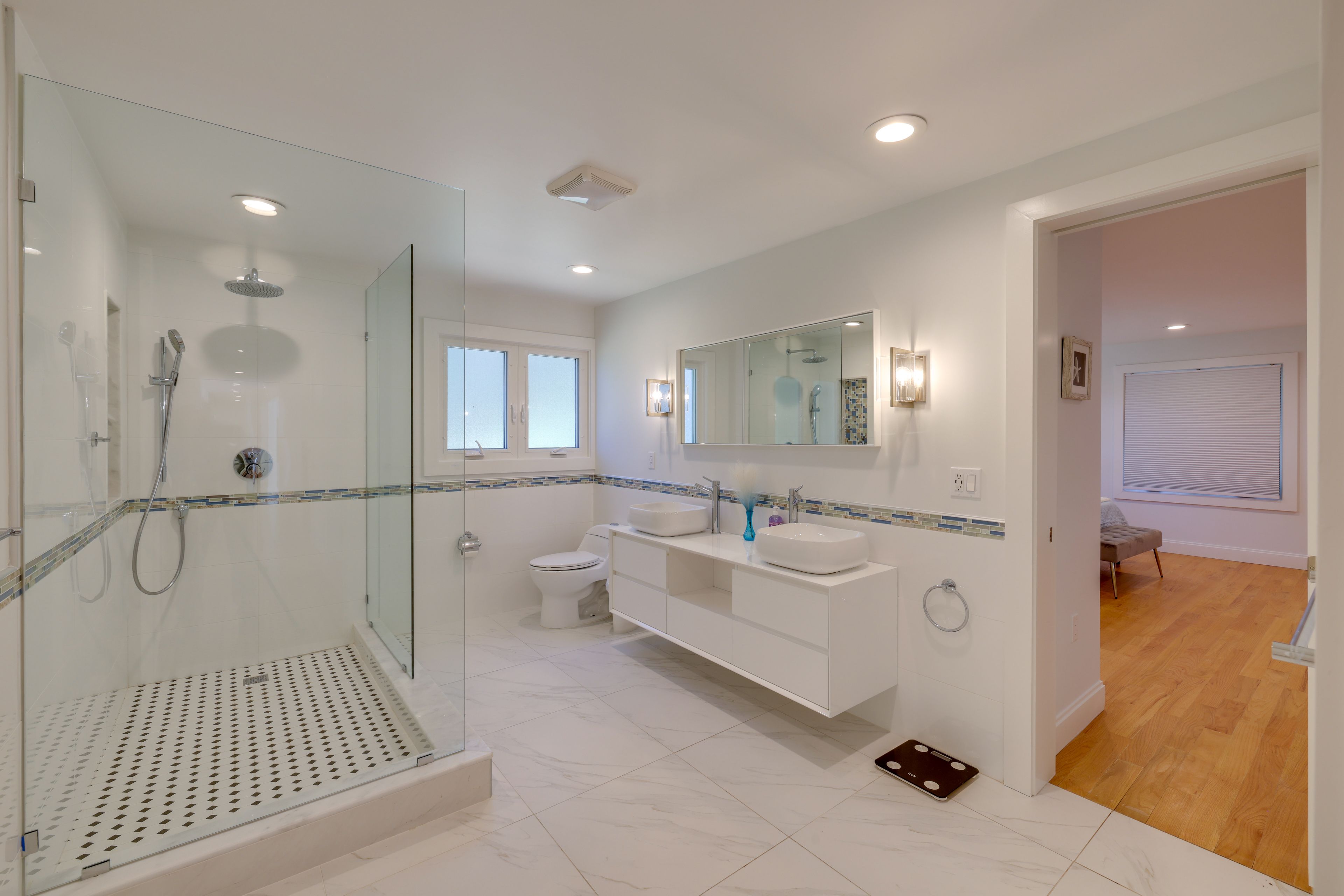 Full Bathroom | 1st Floor | Walk-In Shower | Towels Provided | Hair Dryer