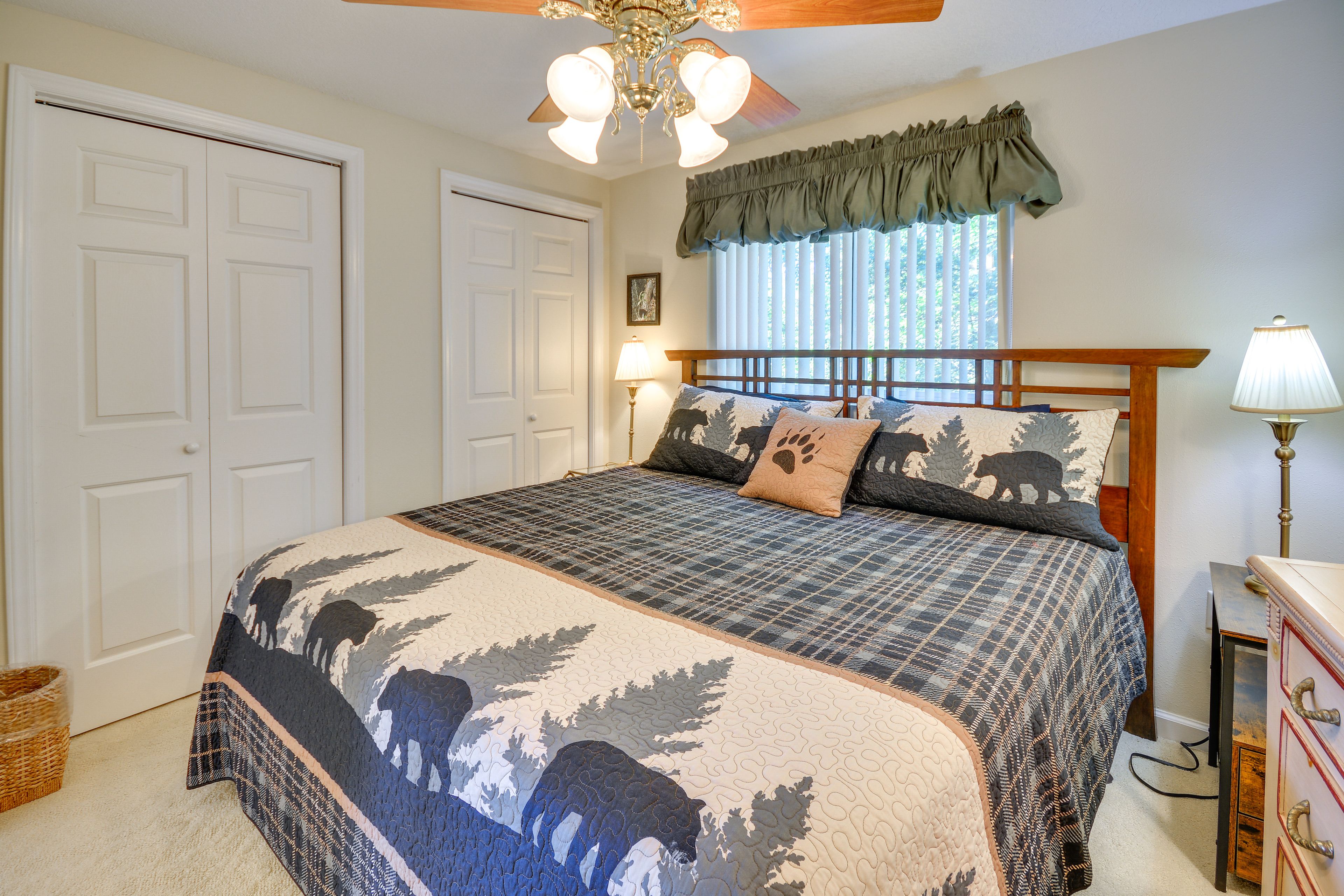 Bedroom 1 | 1st Floor | King Bed
