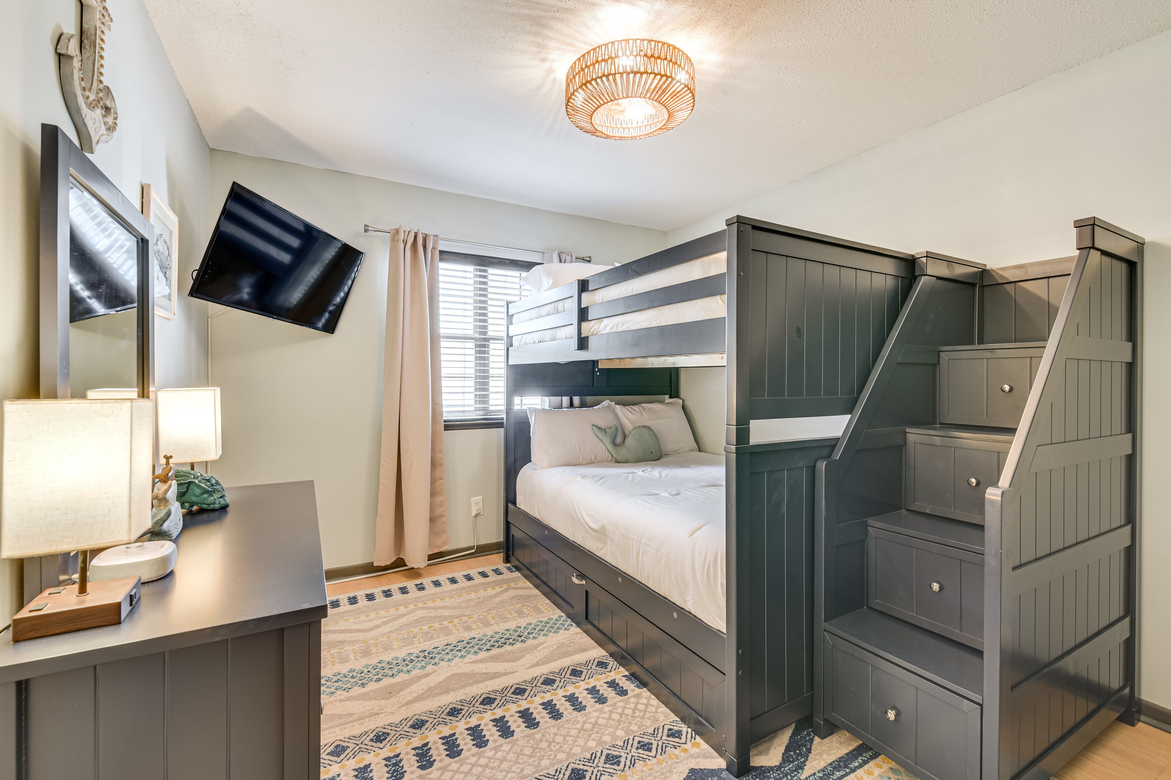 Bedroom 2 | Full Bunk Bed w/ Twin Trundle