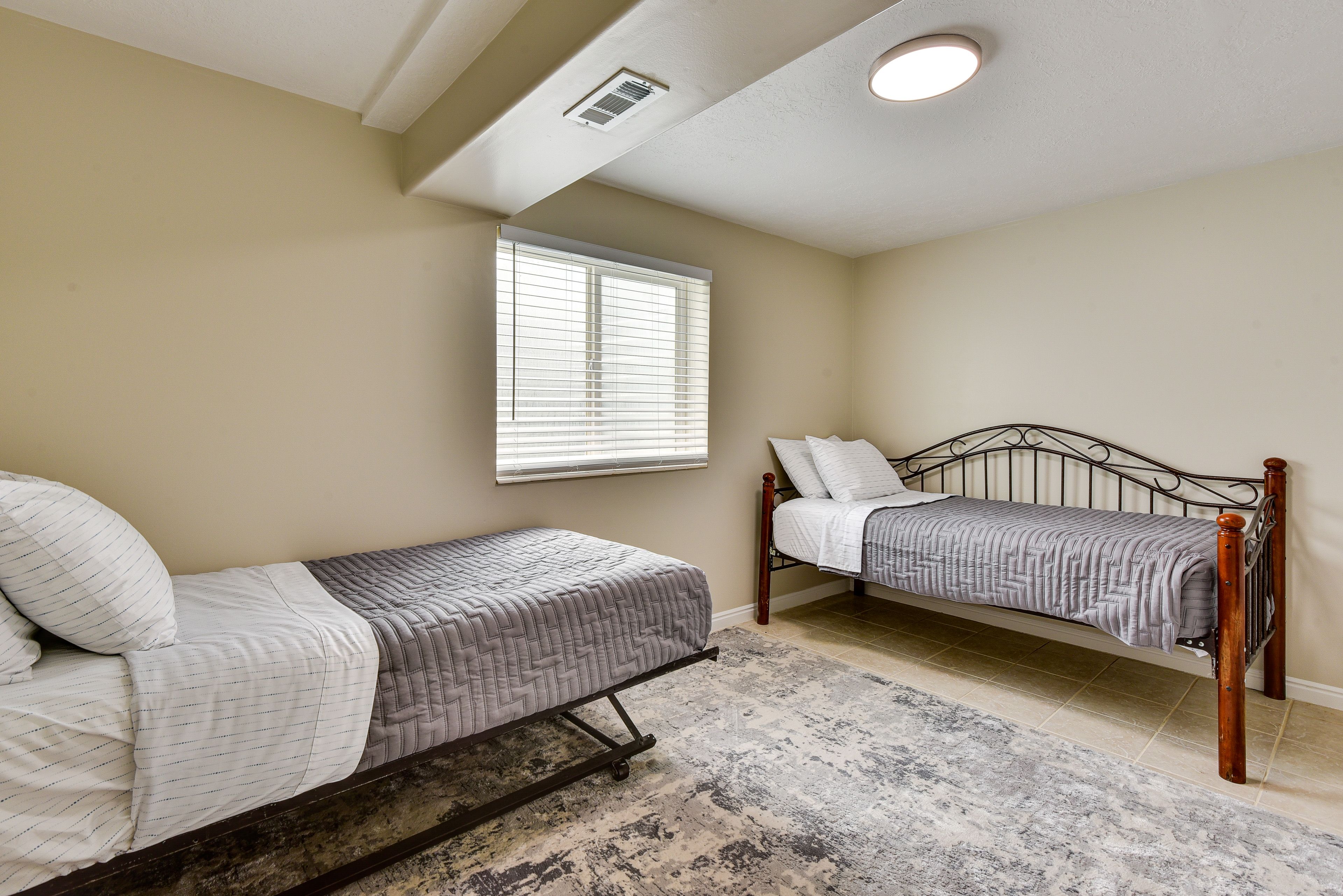 Bedroom 3 | Twin Bed | Twin Daybed