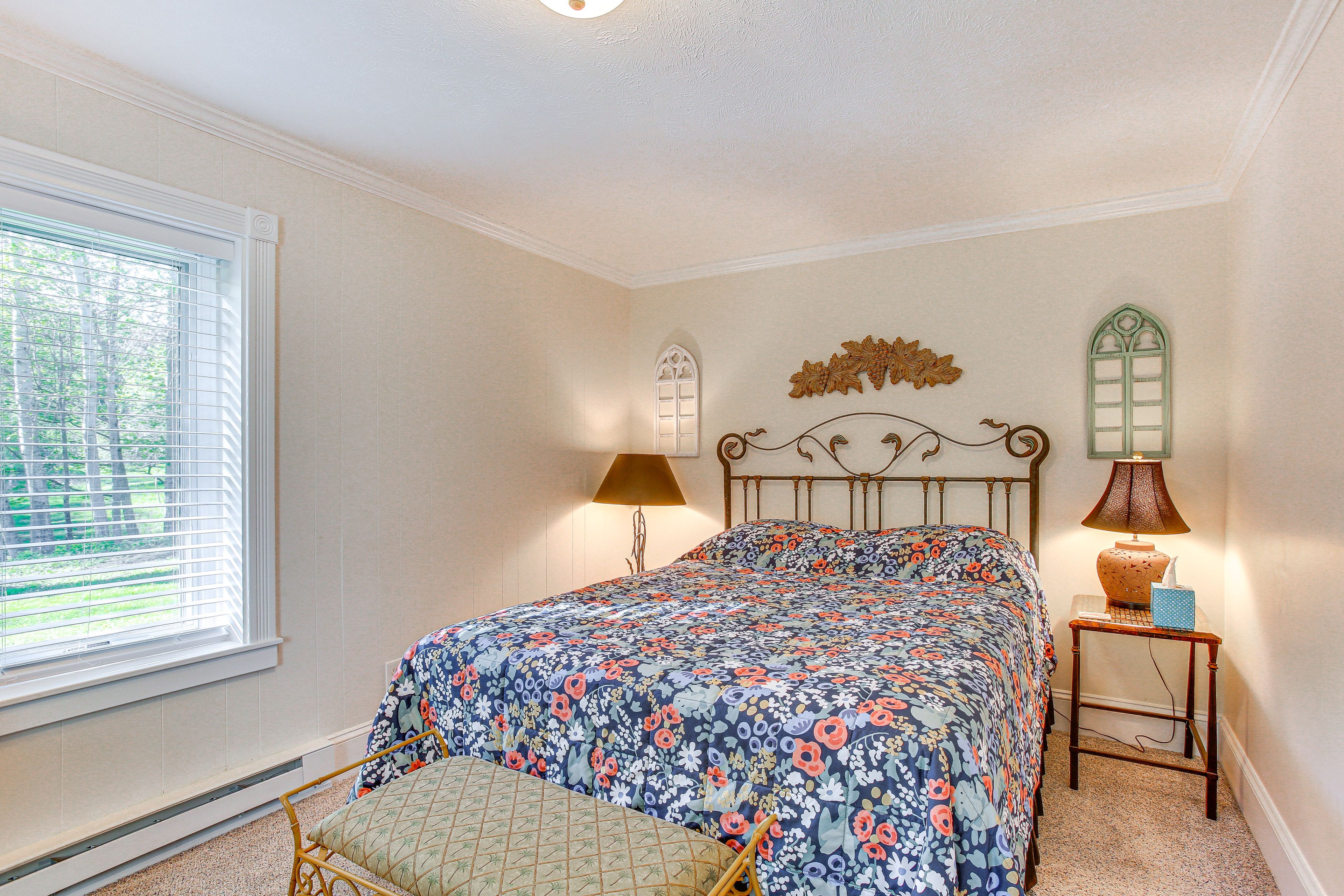 Bedroom 2 | Queen Bed