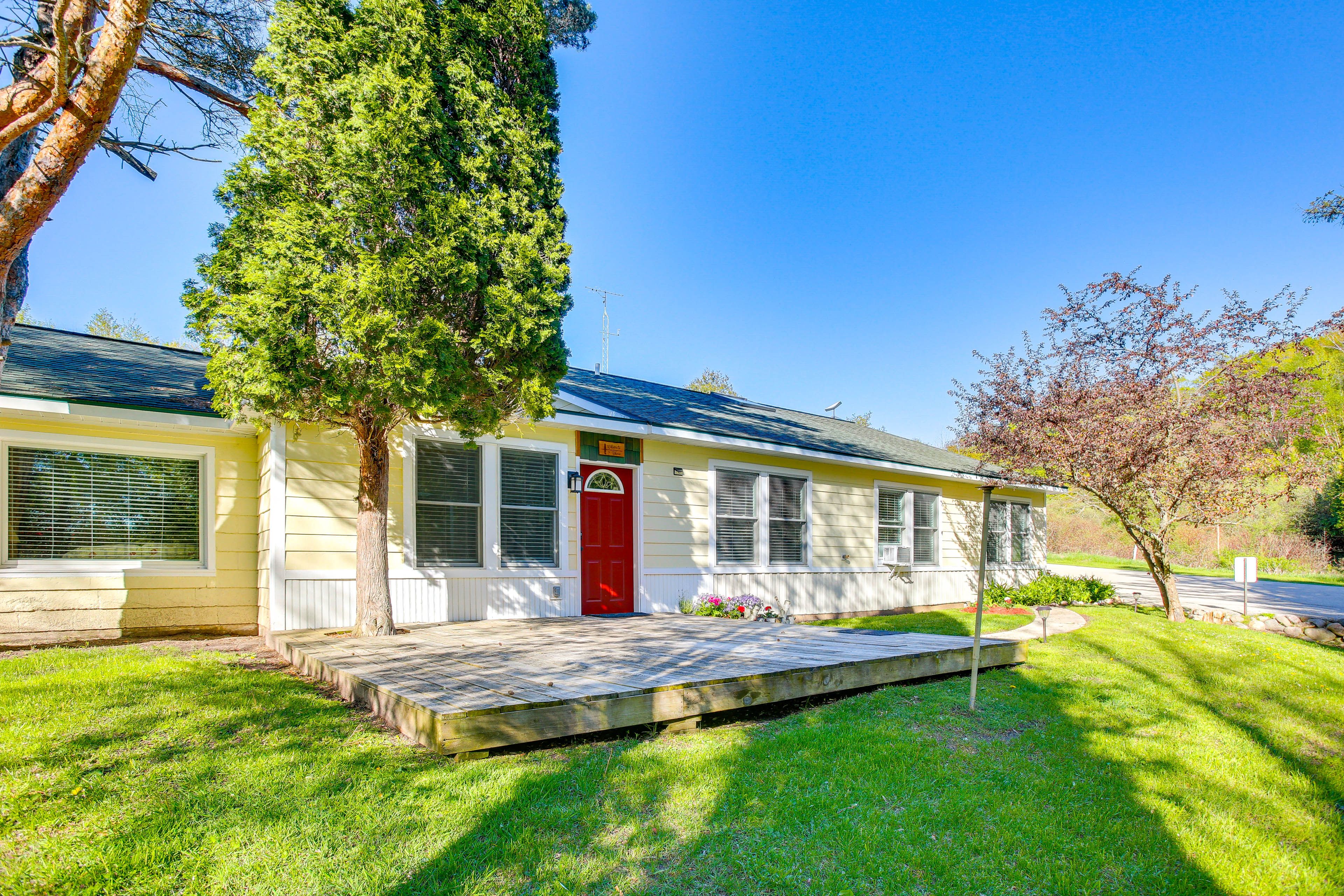 Exterior | Deck