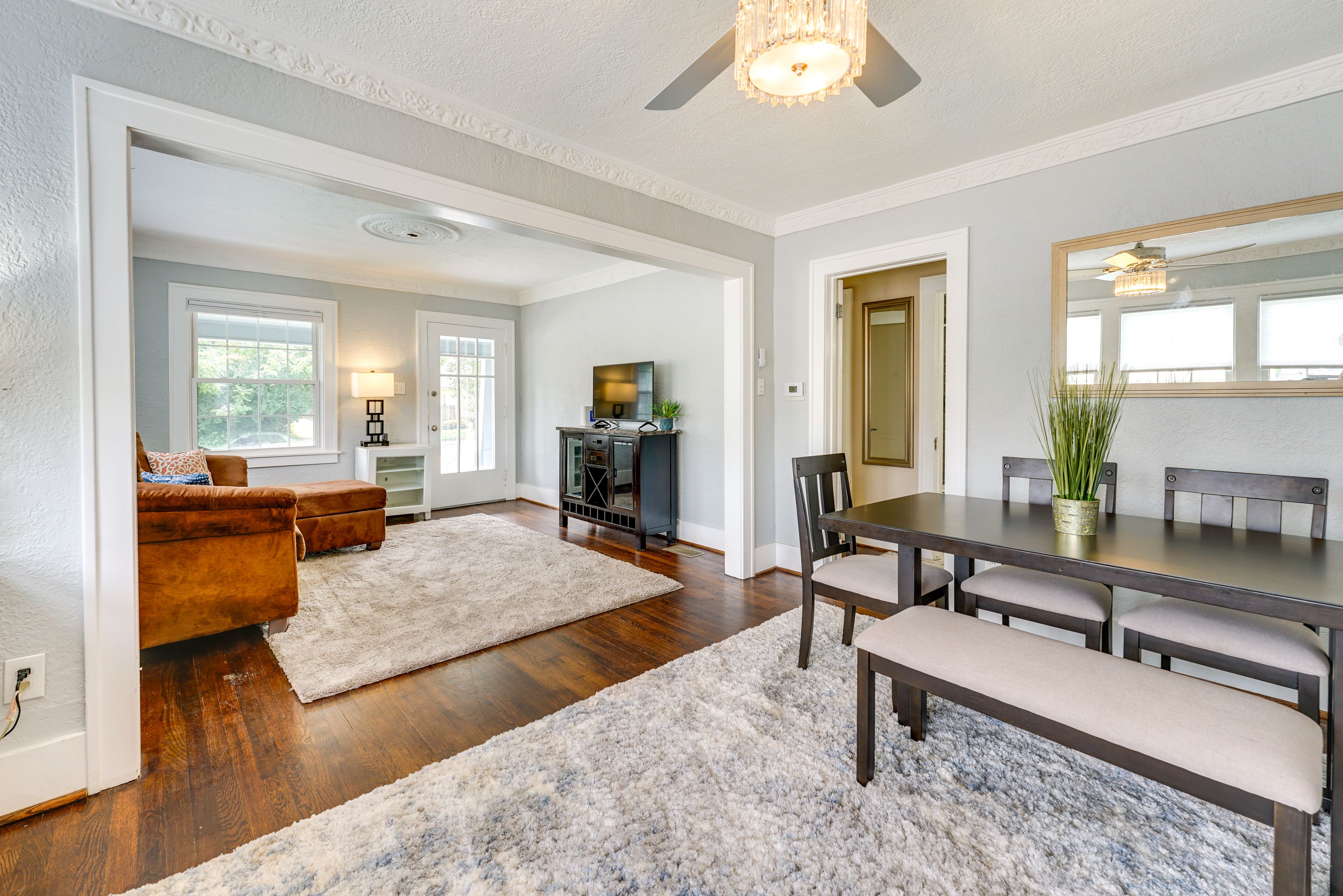 Dining Area | Dishware & Flatware Provided