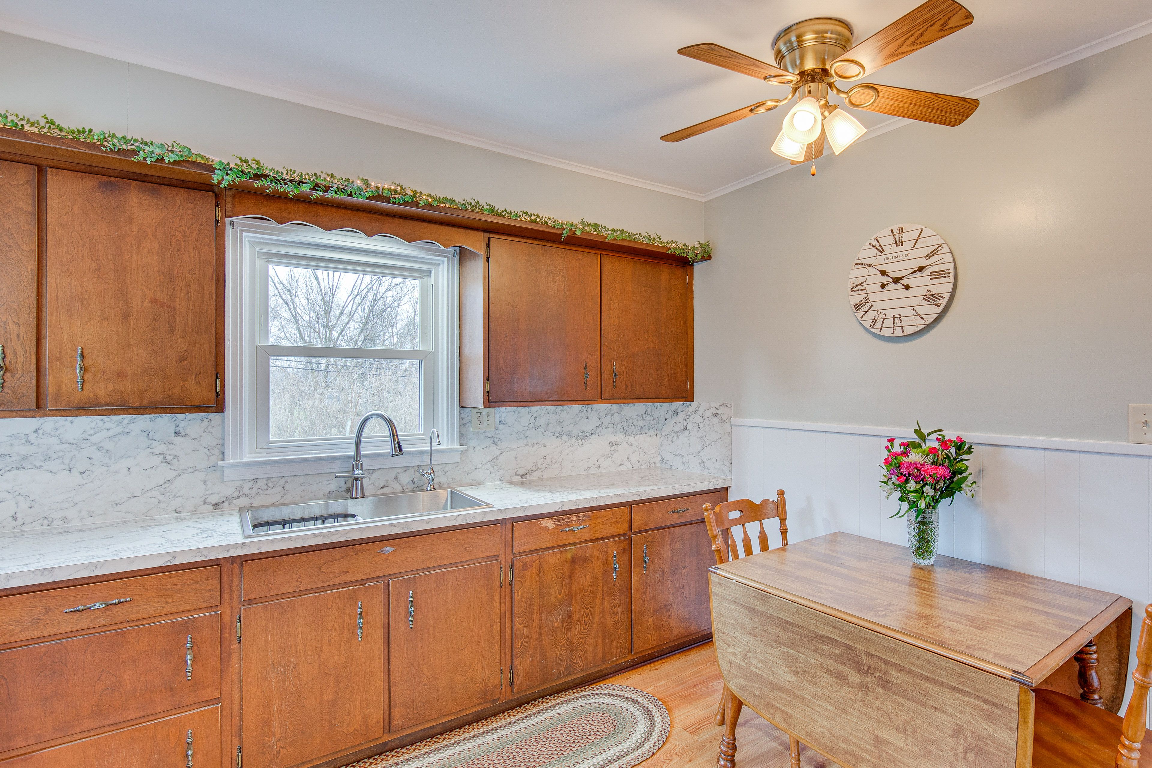 Kitchen | Dining Table