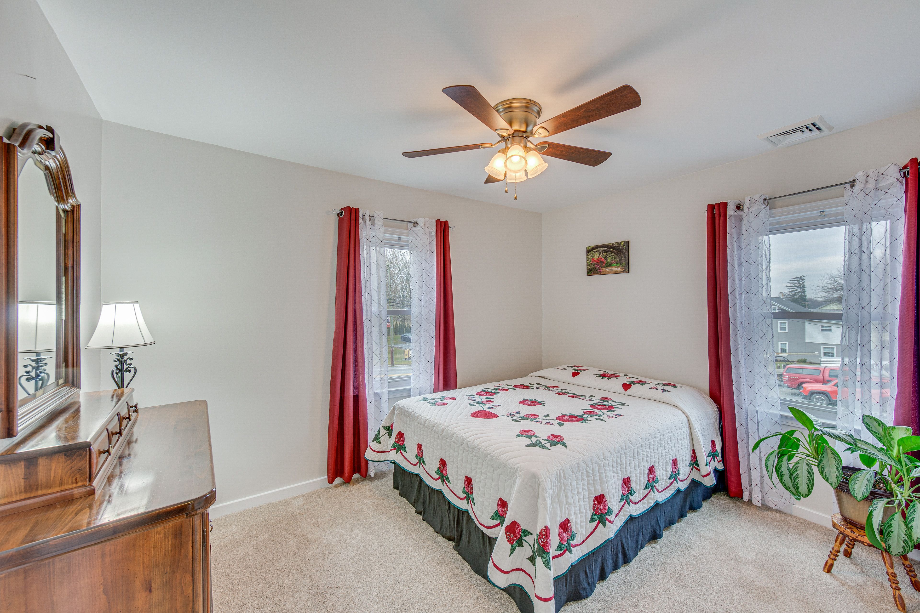 Bedroom 1 | Queen Bed | Linens Provided