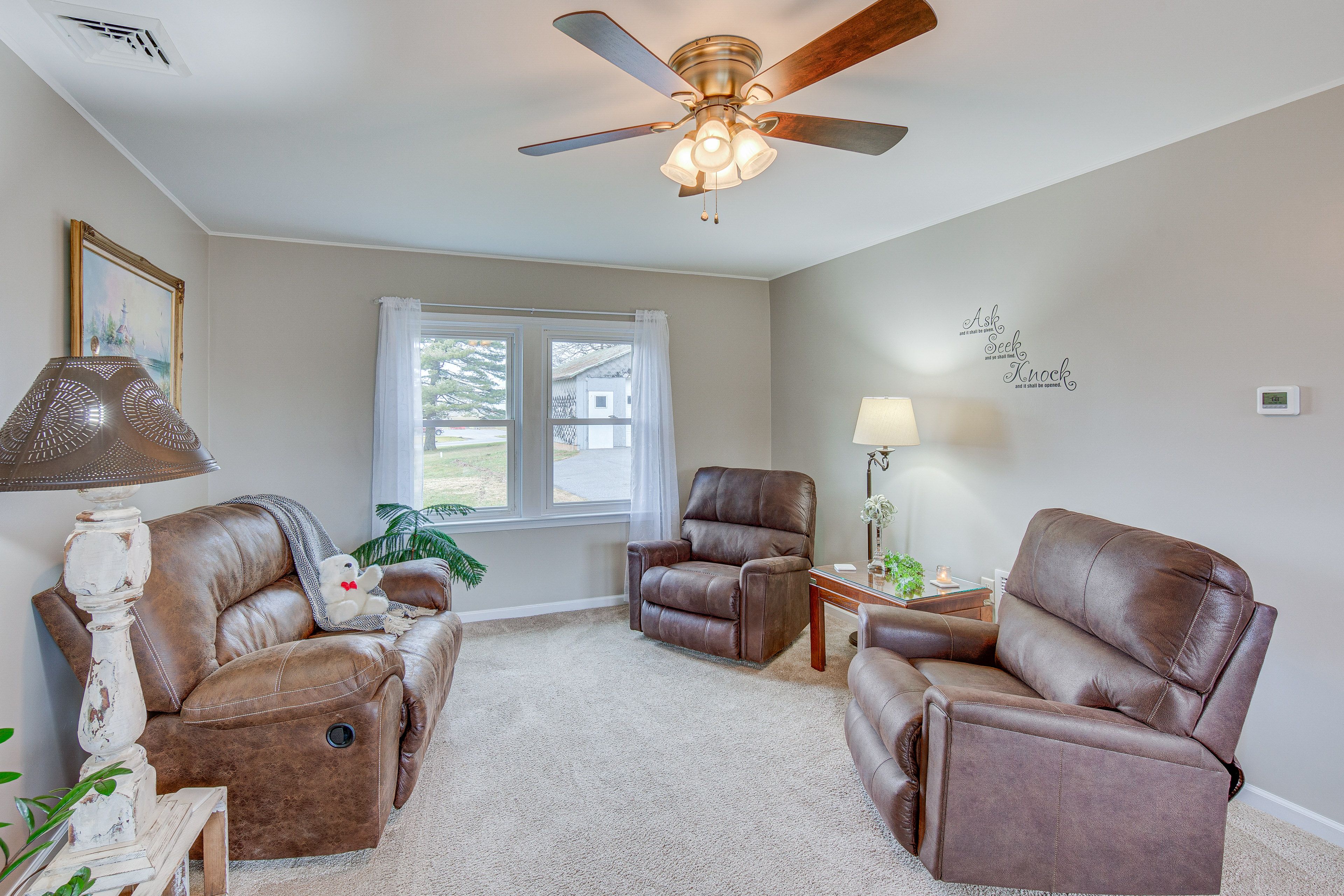 Living Room | Single-Story Home | Central A/C & Heating